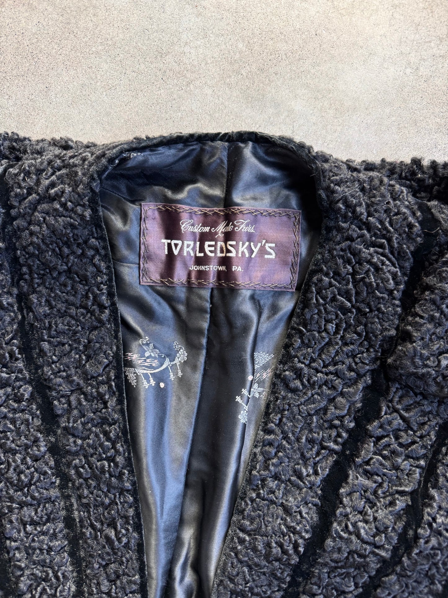 Vintage 1940s Torledsky’s Black Persian Curly Lambswool Stole