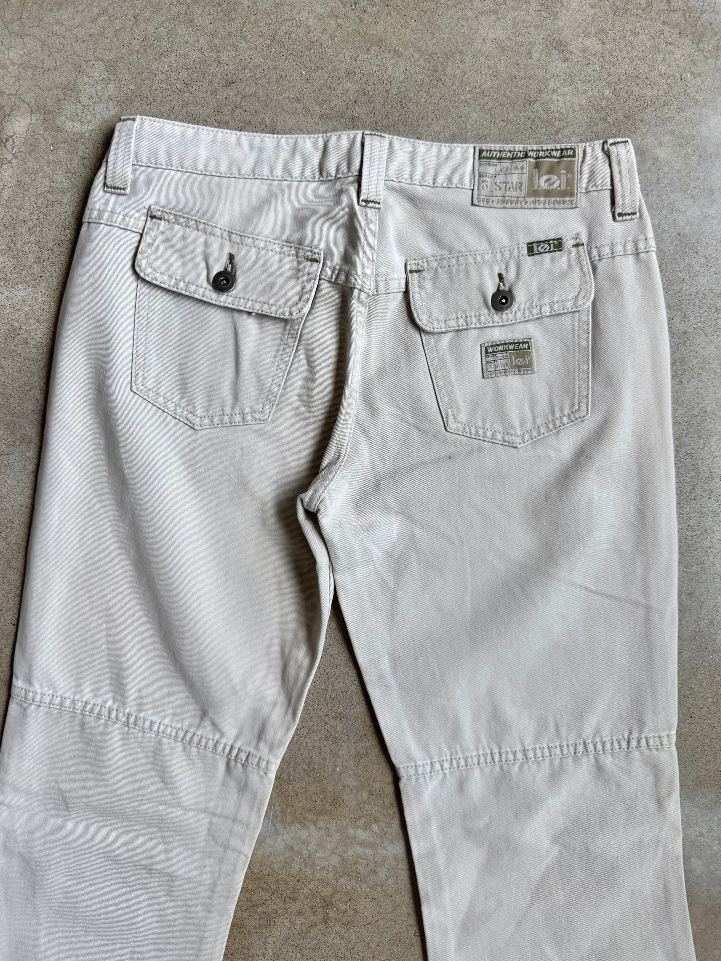 2000s L.E.I. Khaki Low-Rise Flared Pants | S/M
