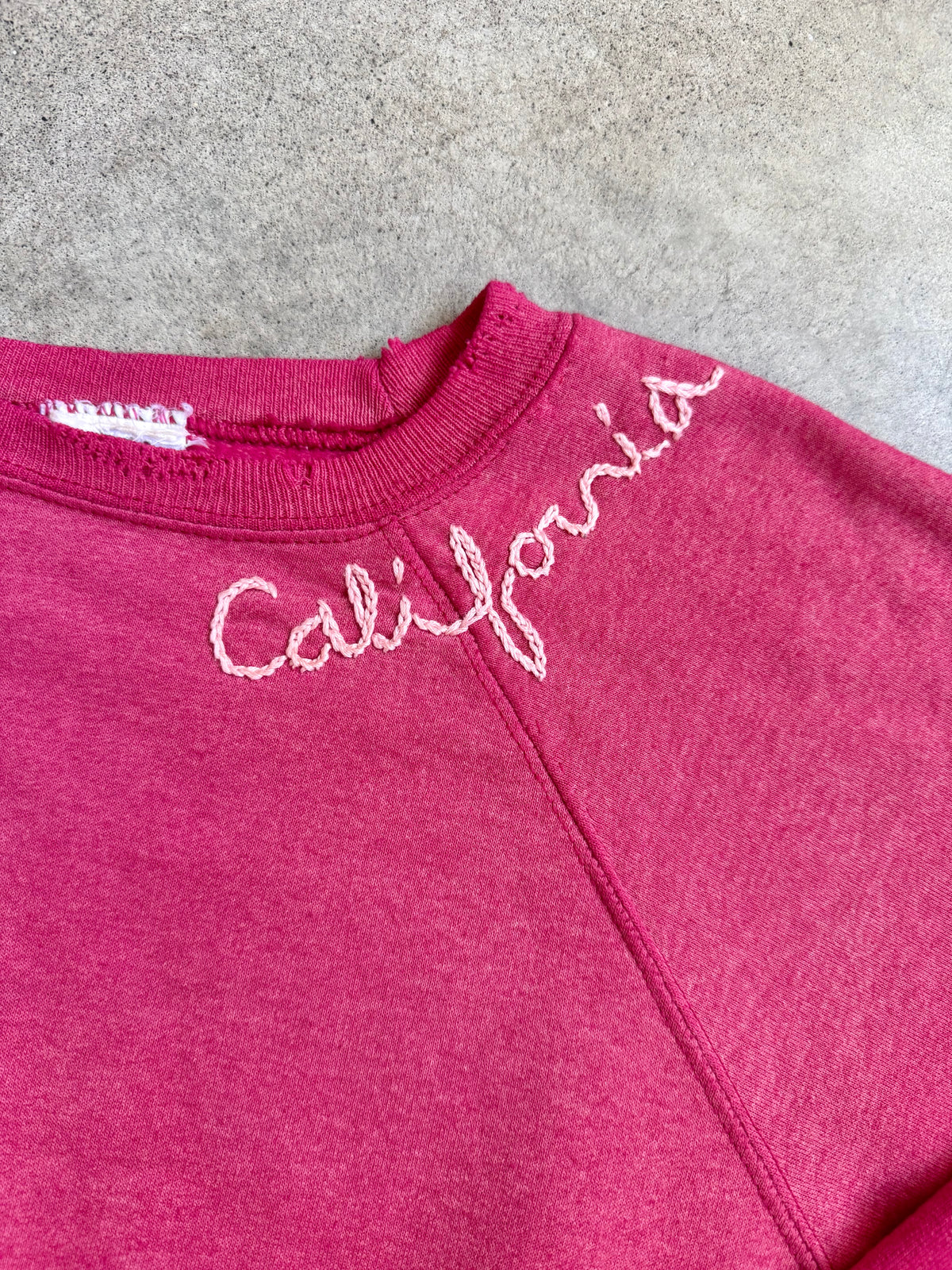 Vintage-Style Red Chainstitch “California” Distressed Raglan Sweatshirt | Large