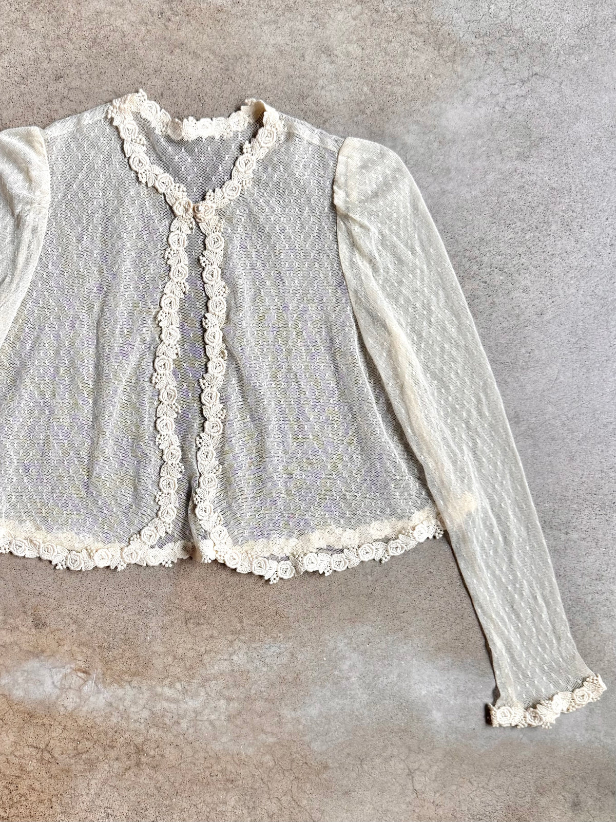 Vintage 1970’s Ivory Point D’Esprit Floral Lace Trim Cropped Cardigan | XS