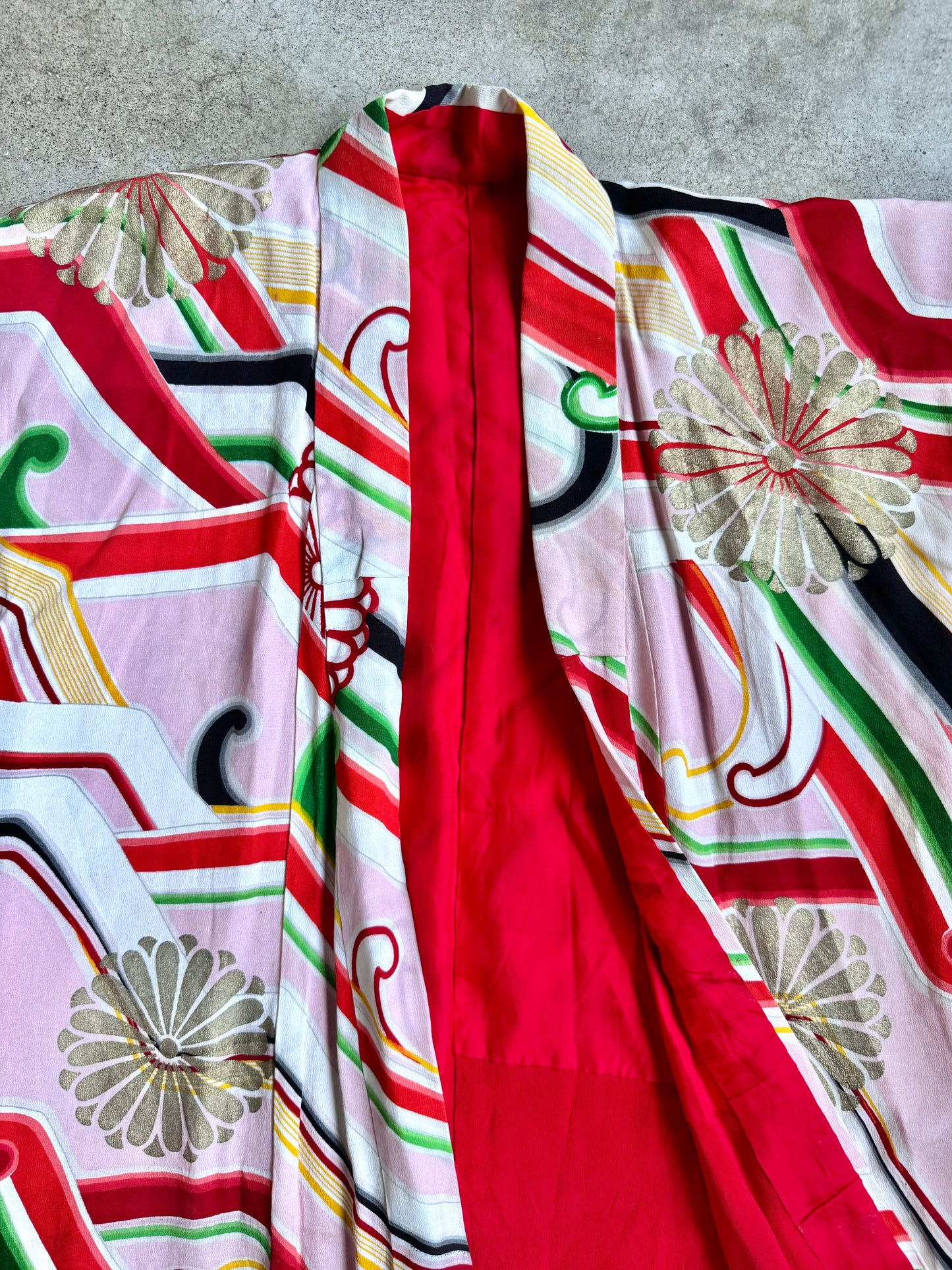 Vintage 1960s Japanese Chirimen Silk Abstract Kiku Pattern Kimono | S/M