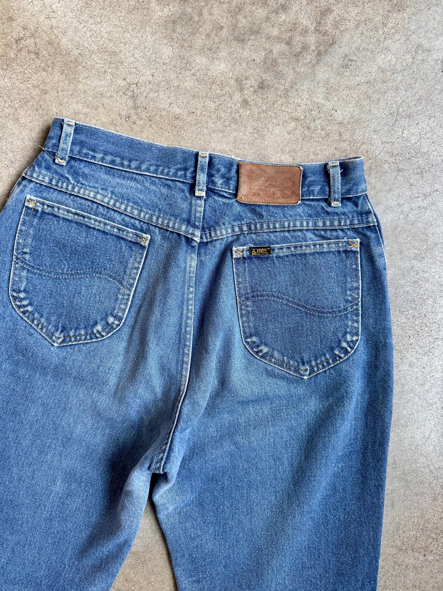 Vintage 1980s Lee Medium Wash High-Waisted Straight-Leg Jeans | Waist 29”