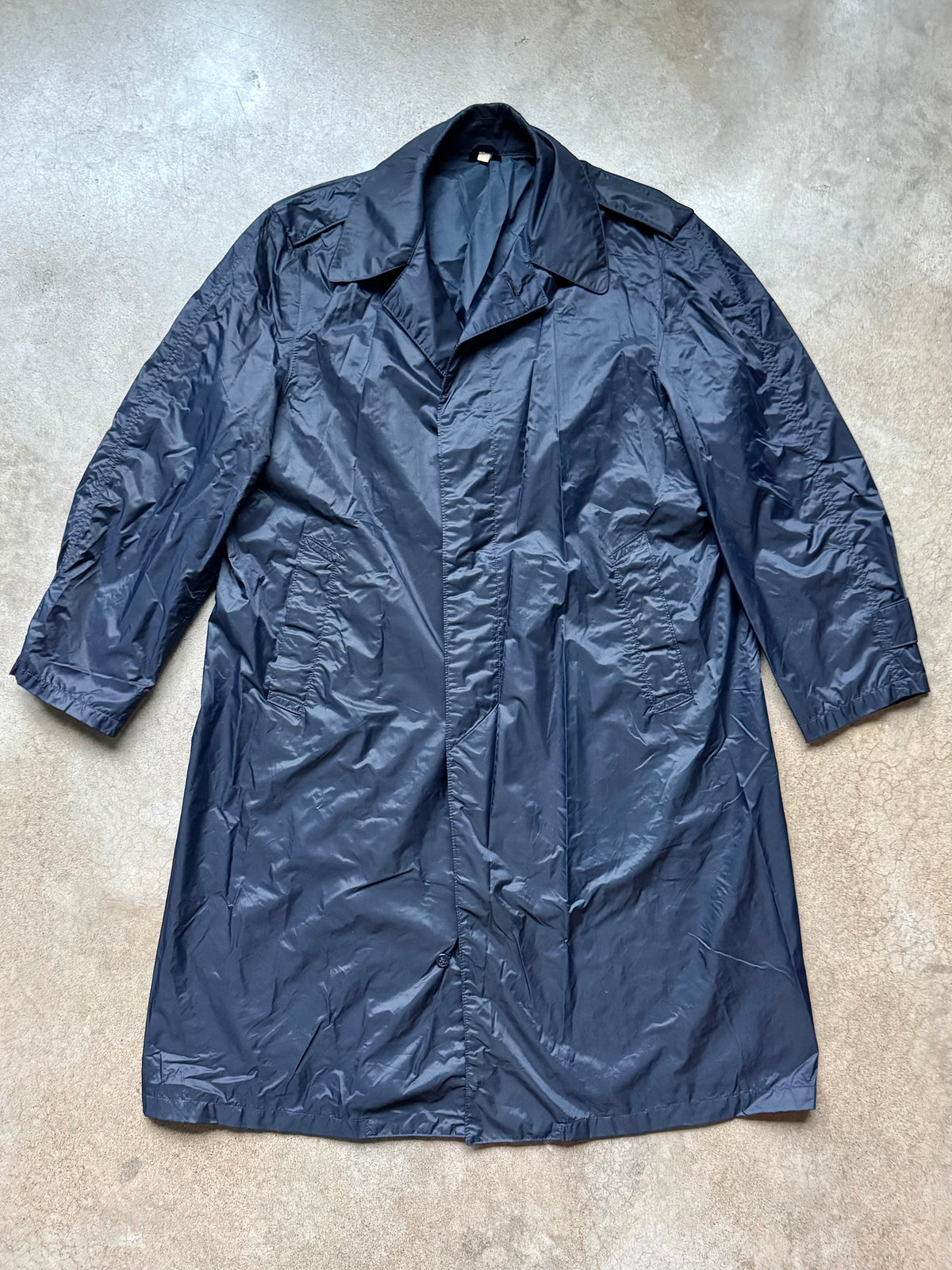 Vintage Vietnam Era Military U.S. Air Force Lightweight Nylon Raincoat | 38S