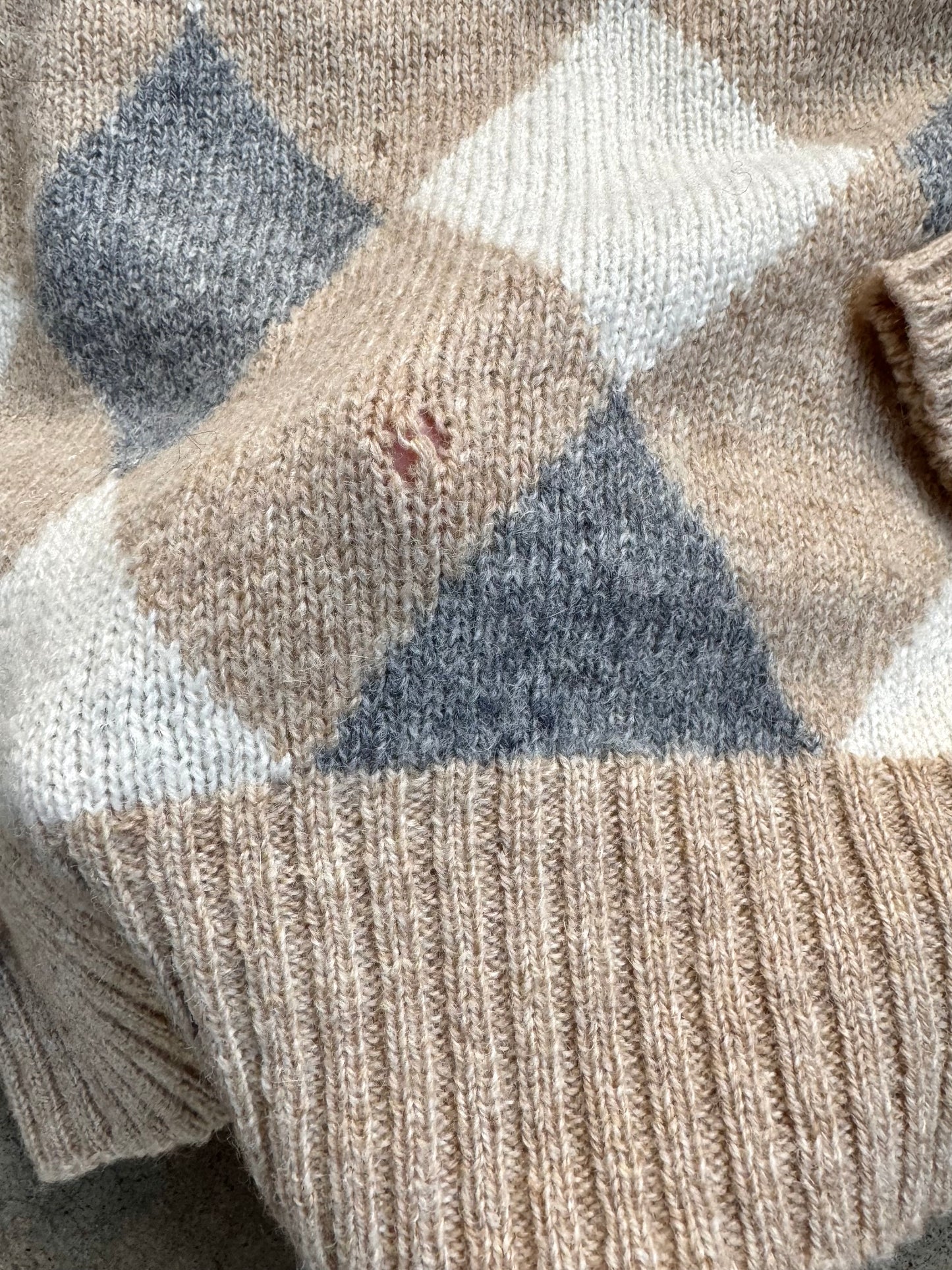 Vintage Scotsdoon Neutral Argyle Wool Sweater | S/M