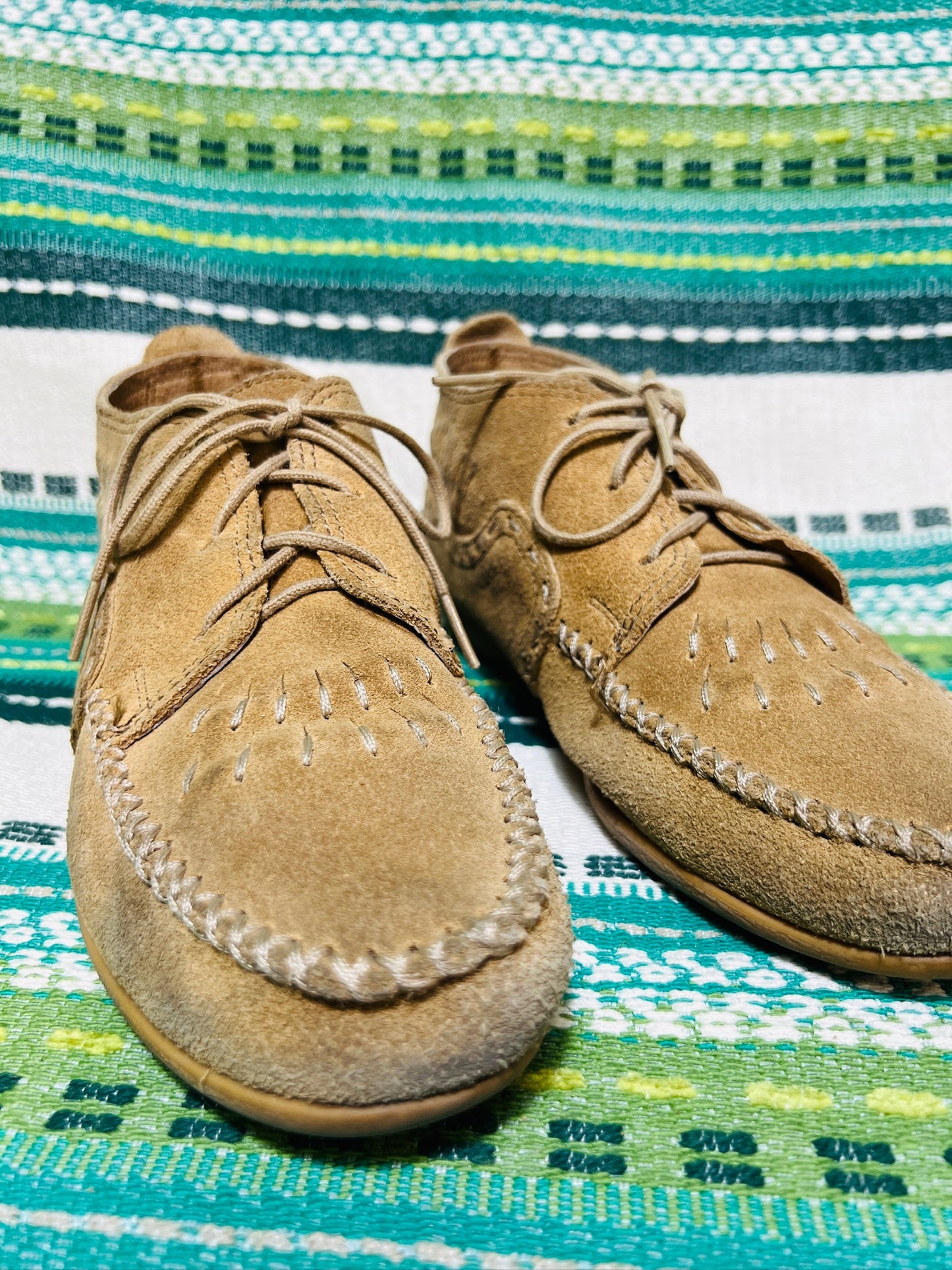 Vintage 1980s Tan Suede Minnetonka Moccasins