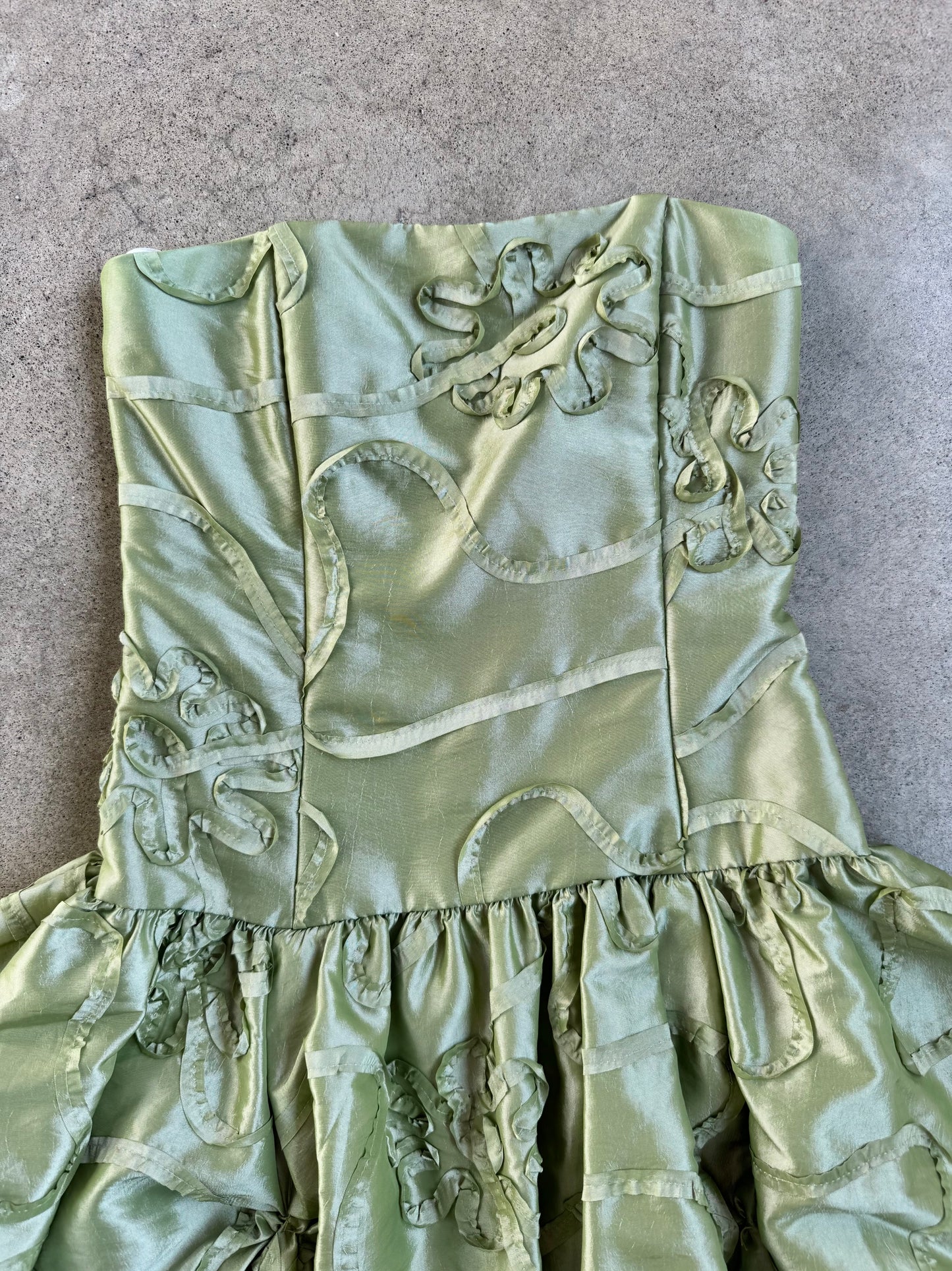 Vintage 1990s Jessica McClintock Green Floral Appliqué Strapless Bubble Hem Party Dress | XS