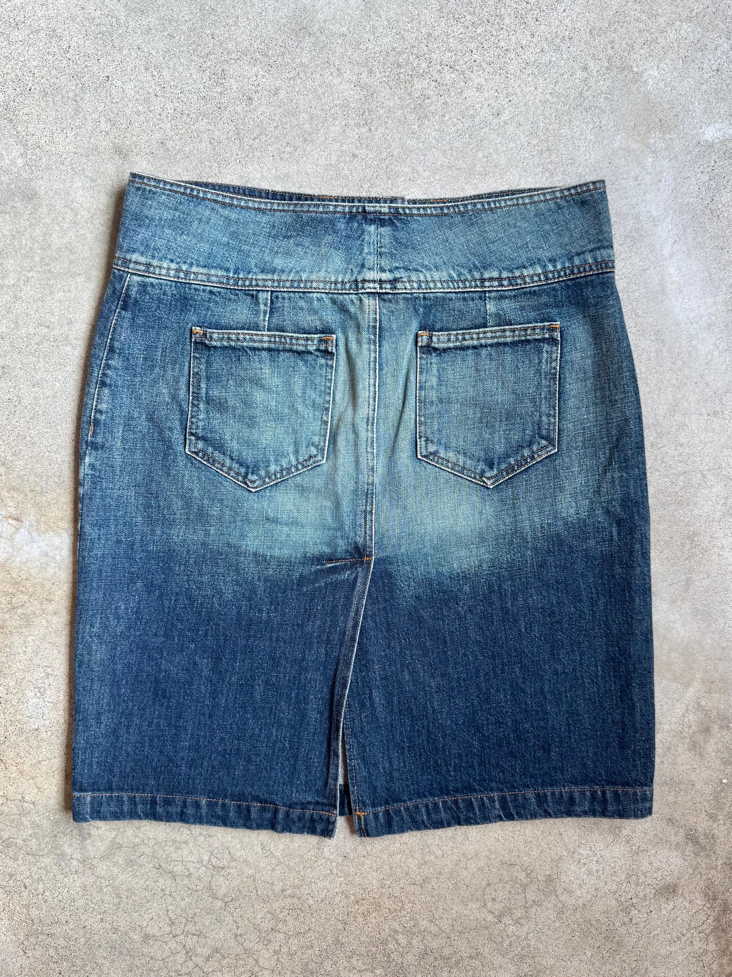 2000s DKNY Faded Dark Wash Low-Rise Denim Skirt | Medium