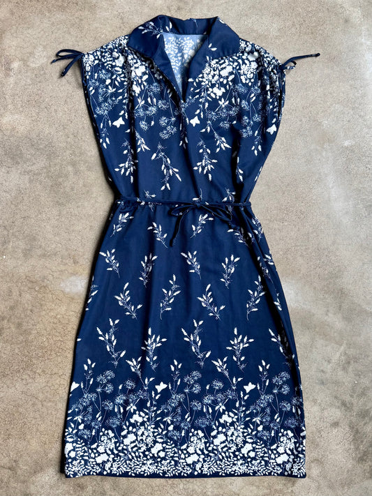 Vintage 1970s Navy Floral Collared Tie-Waist Sleeveless Dress | Medium