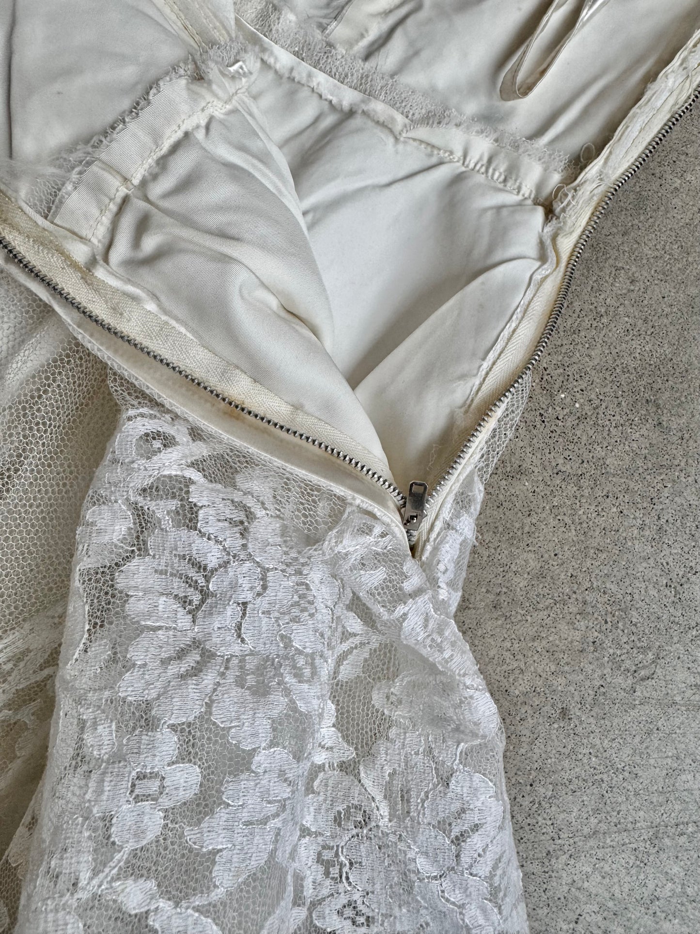 Vintage 1950s Handmade White Lace Tea-Length Tulle Skirt Wedding Gown | XS