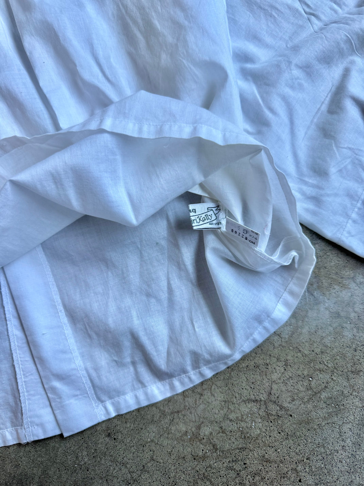 Vintage 1970s Edwardian Revival White Lace Trim High-Neck Cotton Blouse |