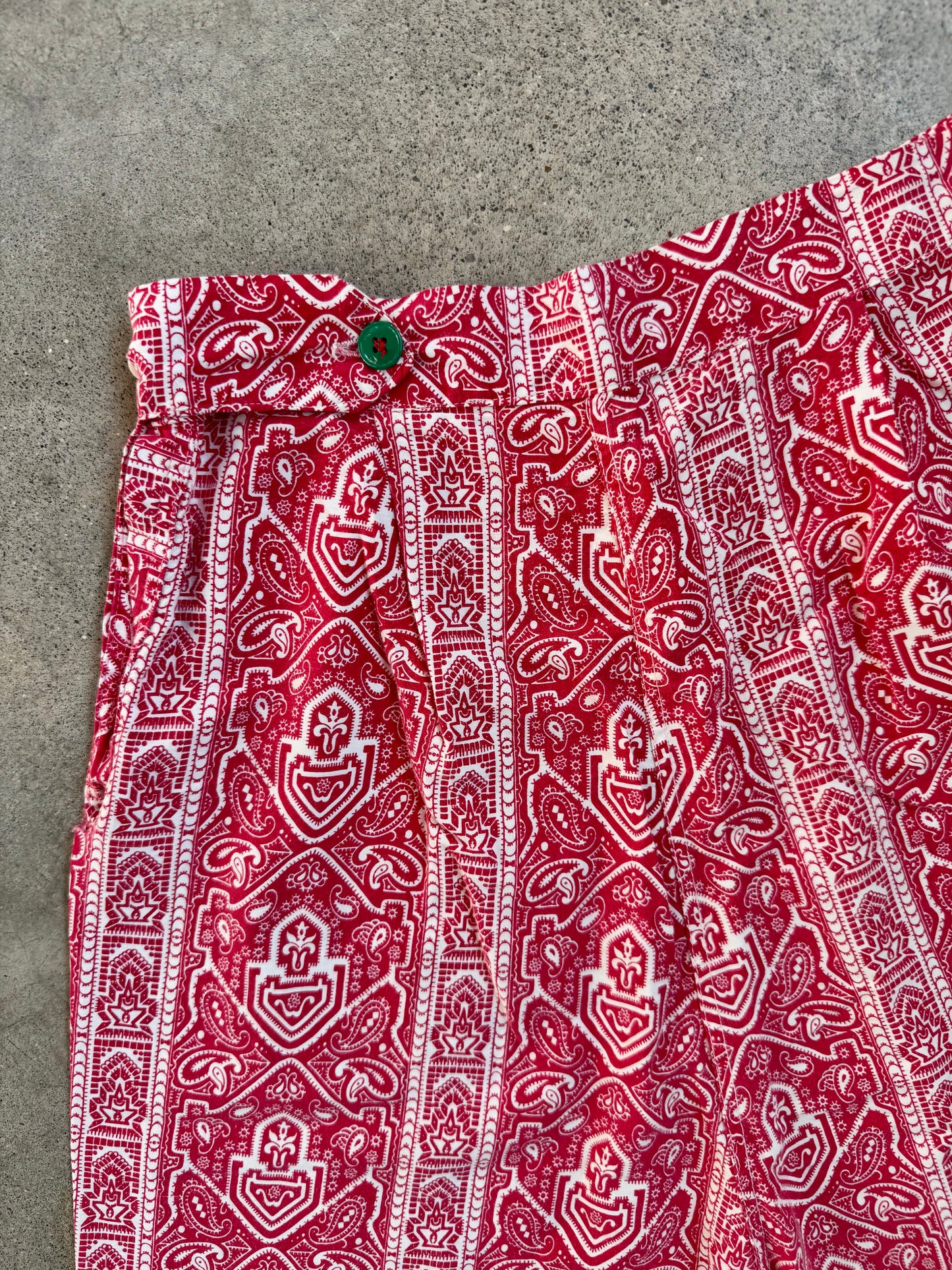 Vintage 1960s Paisley Print High-Waisted Bermuda Shorts | Waist 25”
