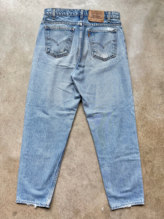 Vintage 1990s Levi’s Orange Tab 550 Relaxed Fit Light Wash Jeans | 32x32