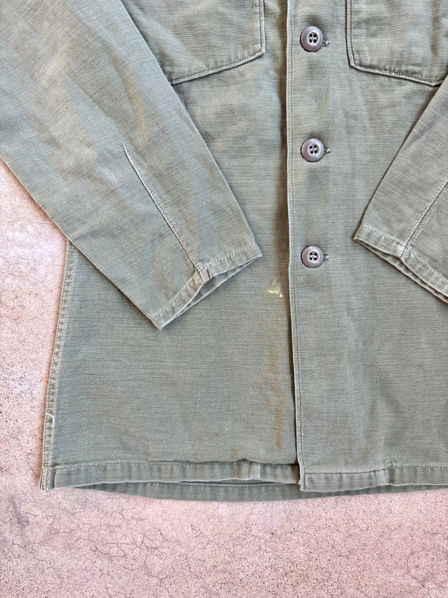 Vintage Vietnam Era U.S. Army OG-107 Sateen Cotton Fatigue Shirt | XS/S