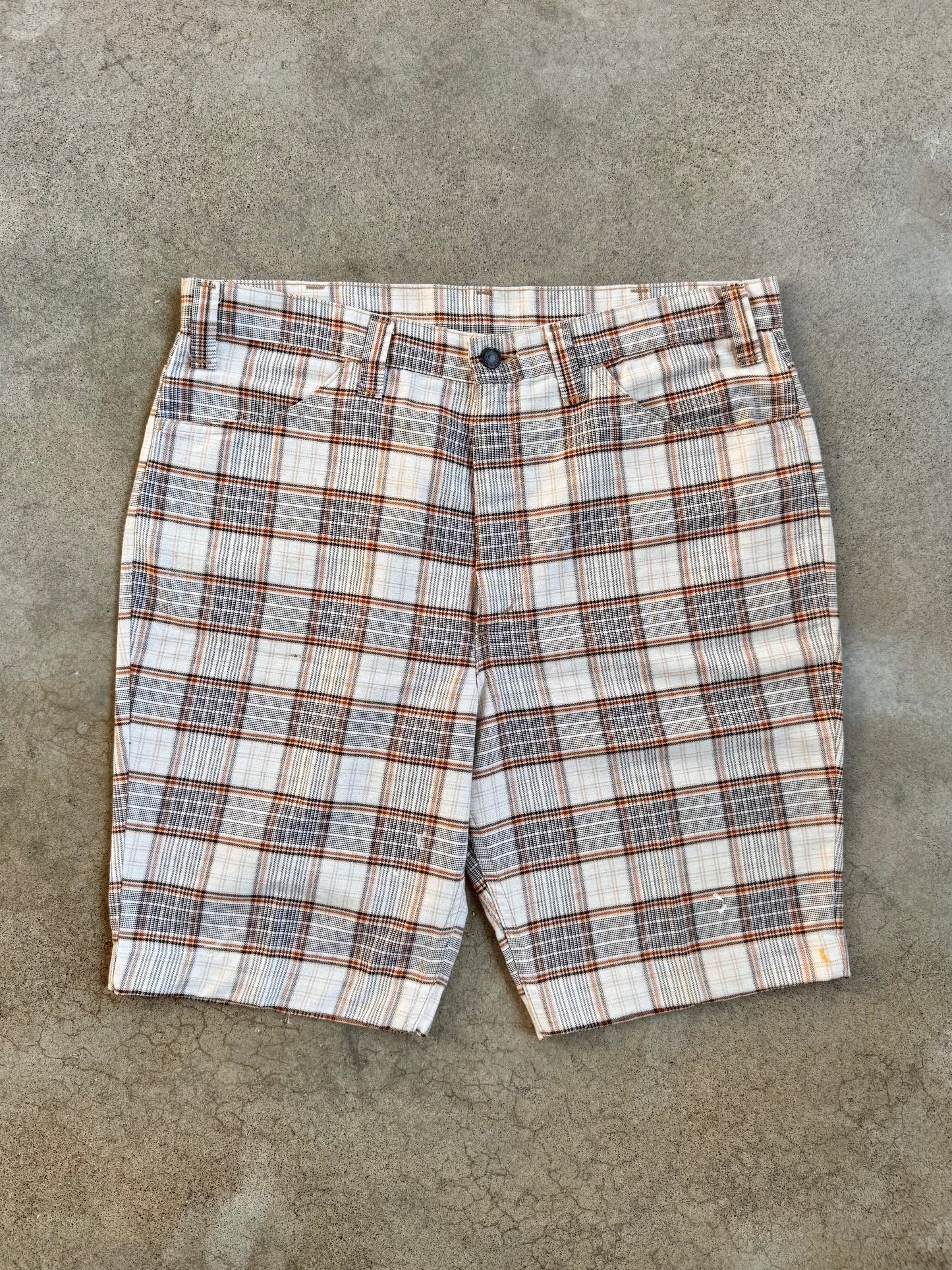 Vintage 1970s Levi’s Tan Plaid Flat Front Chino Shorts | Waist 36”