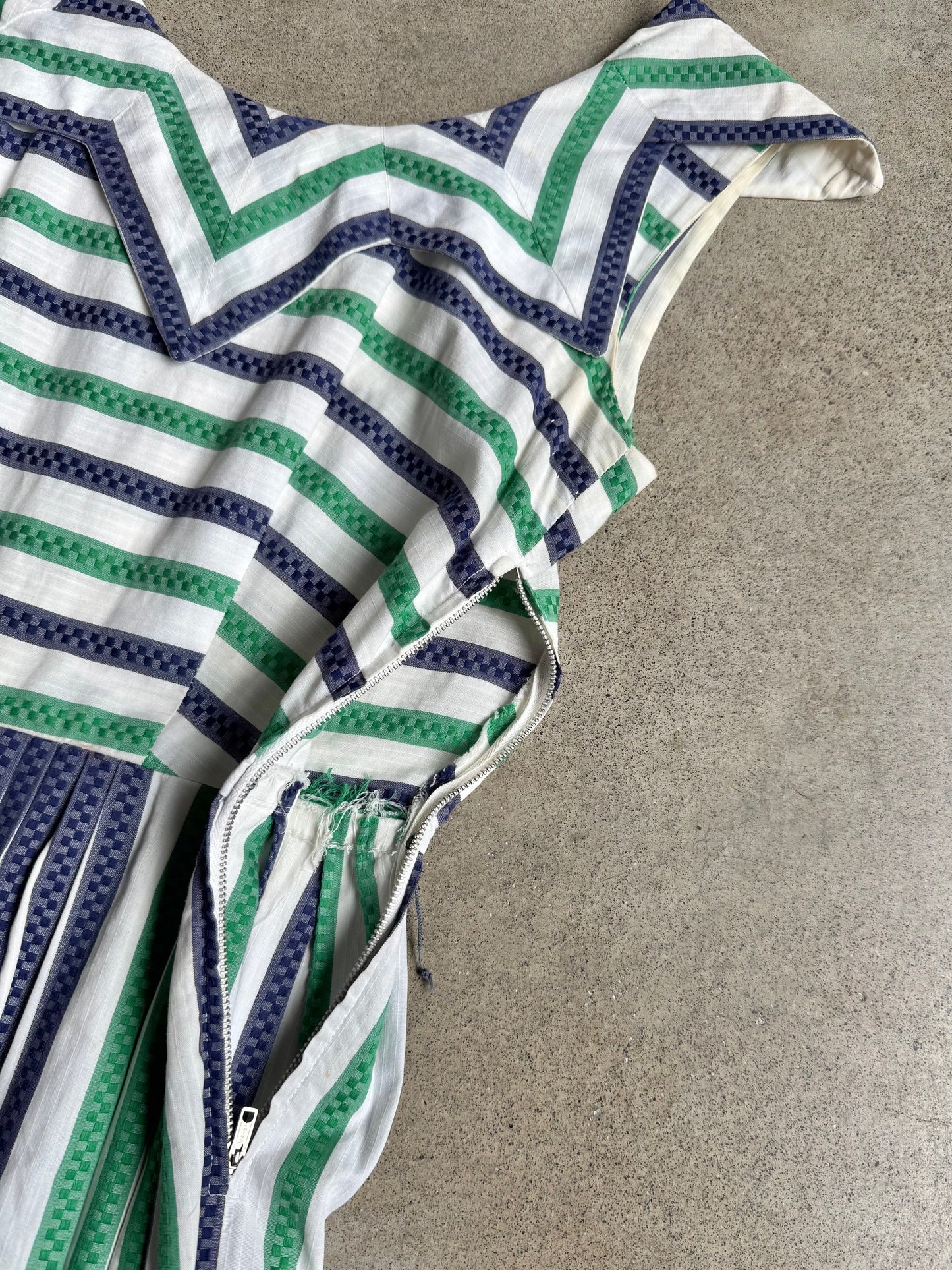 Vintage 1940s/50s Navy & Green Stripe Pointed Collar Pleated Dress | XS