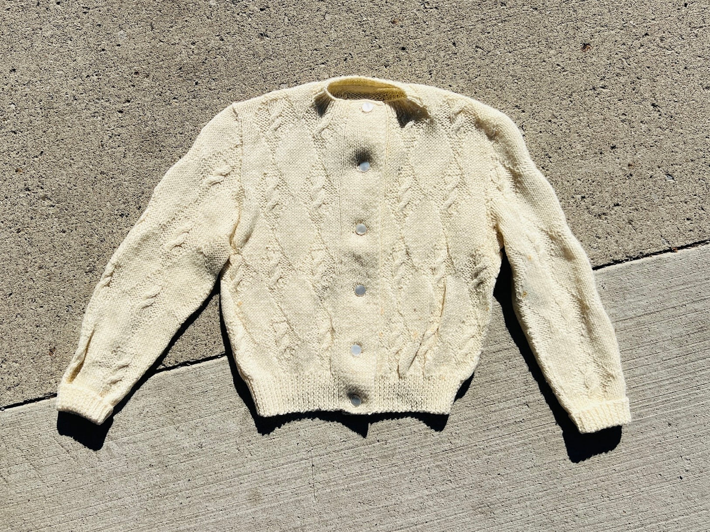 Vintage Cream Buttoned Cable-Knit Cropped Cardigan | Large