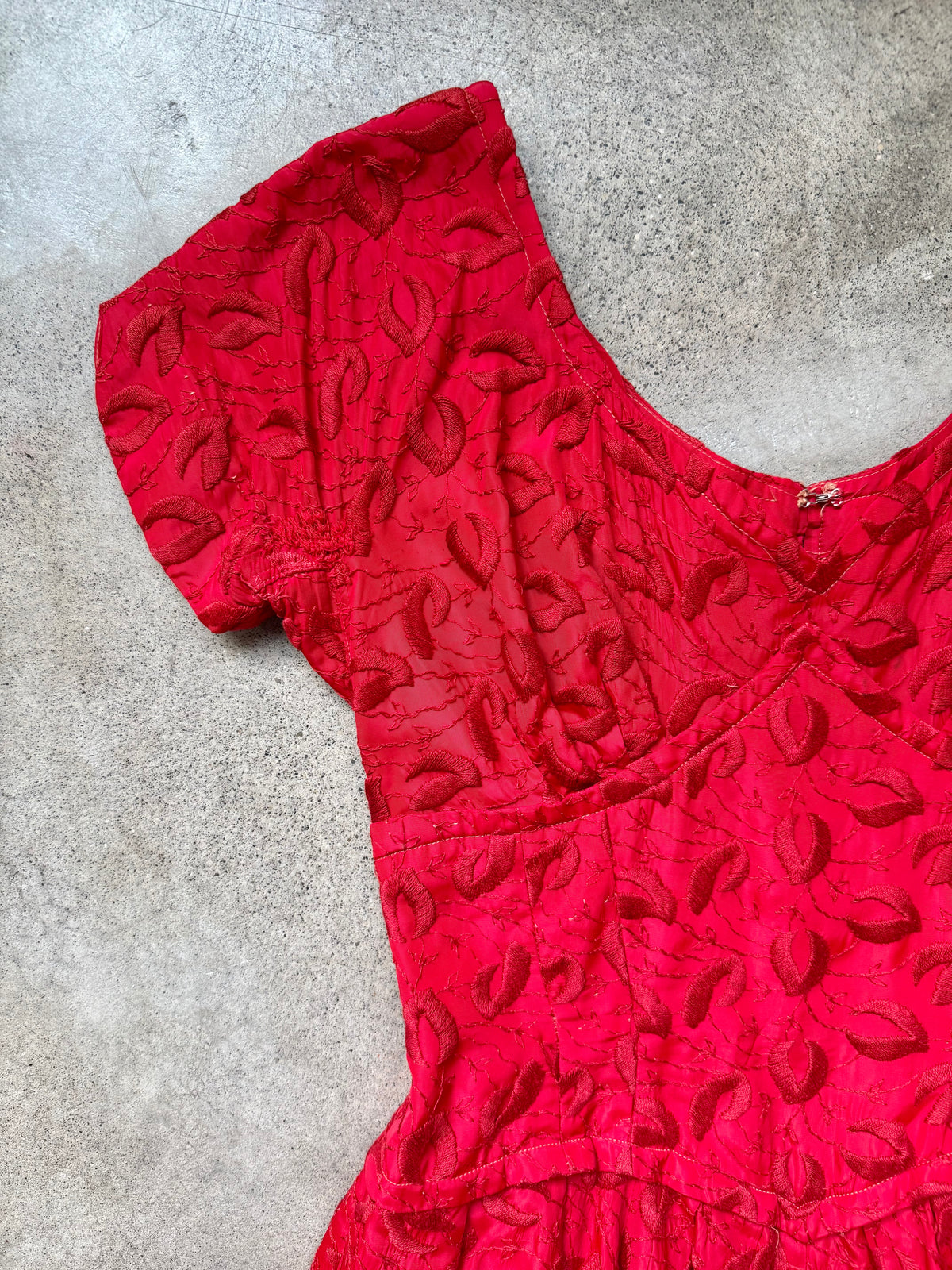 Vintage 1950s Red Leaf Embroidered Short Sleeve Swing Dress | Small