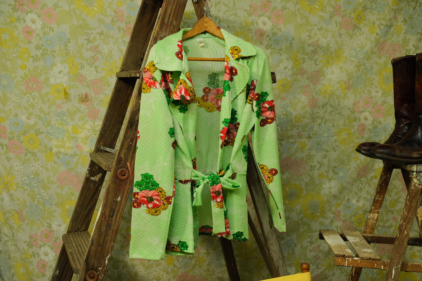 Vintage 1970s Green Floral Tie Waist Polyester Blouse / Jacket