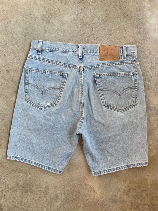 Vintage 1990s Levi’s 505 Regular Fit Denim Shorts | 34