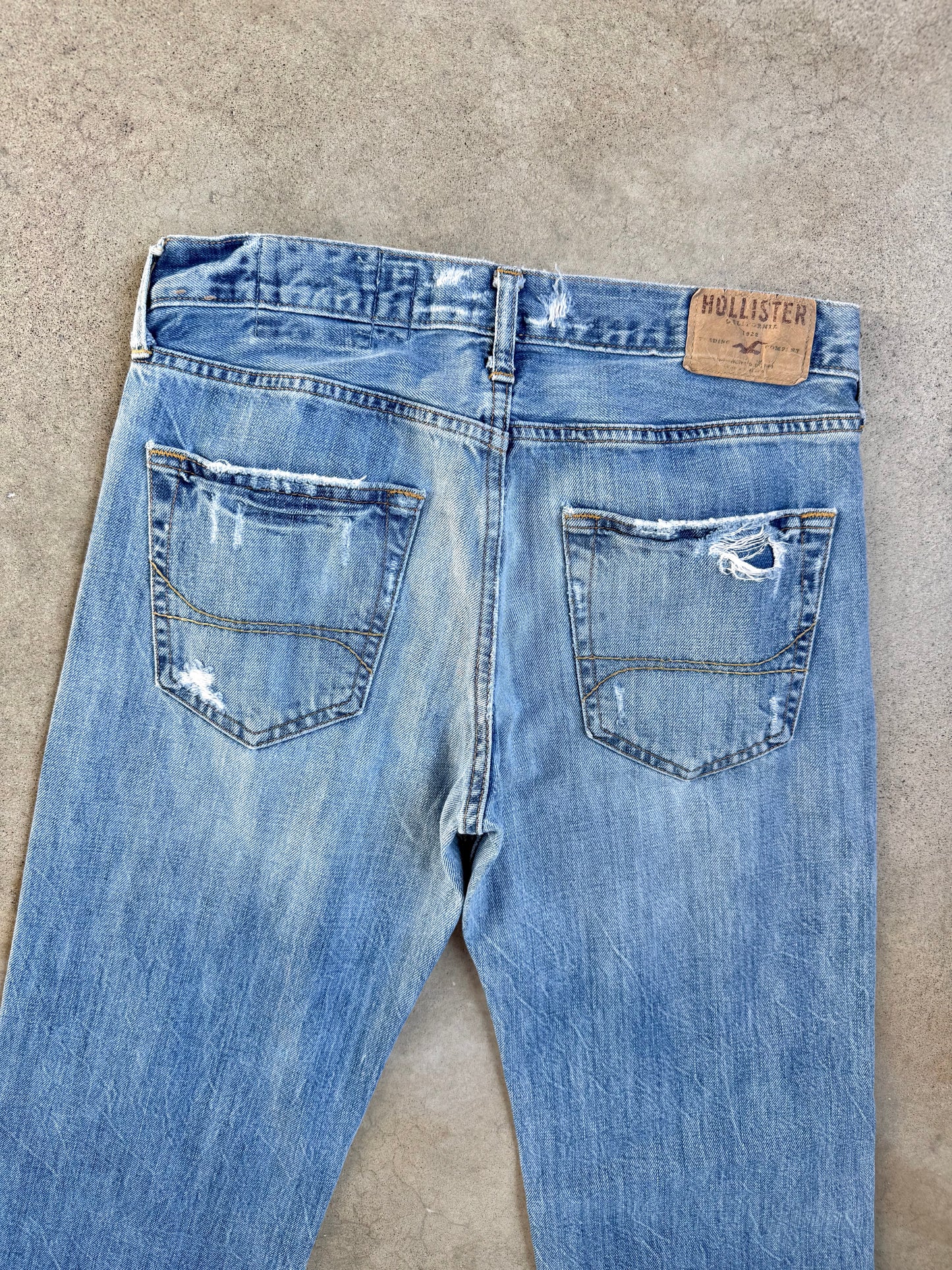 2000s Hollister Hermosa Distressed Low-Rise Bootcut Jeans | 30x32
