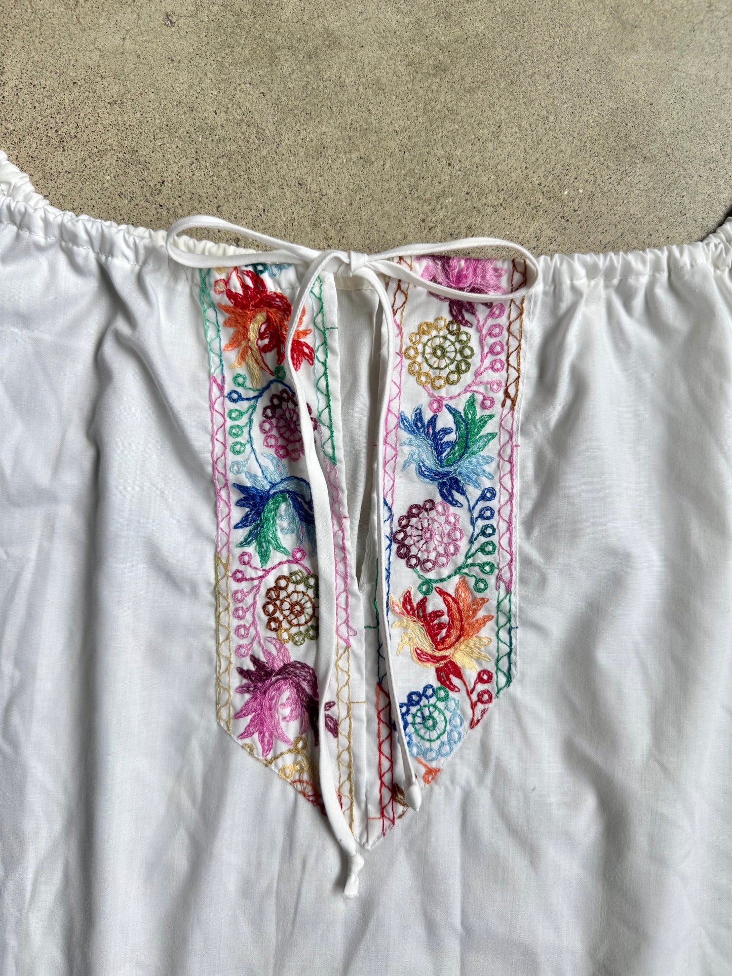 Vintage Floral & Bird Embroidered White Cotton Peasant Blouse | Large