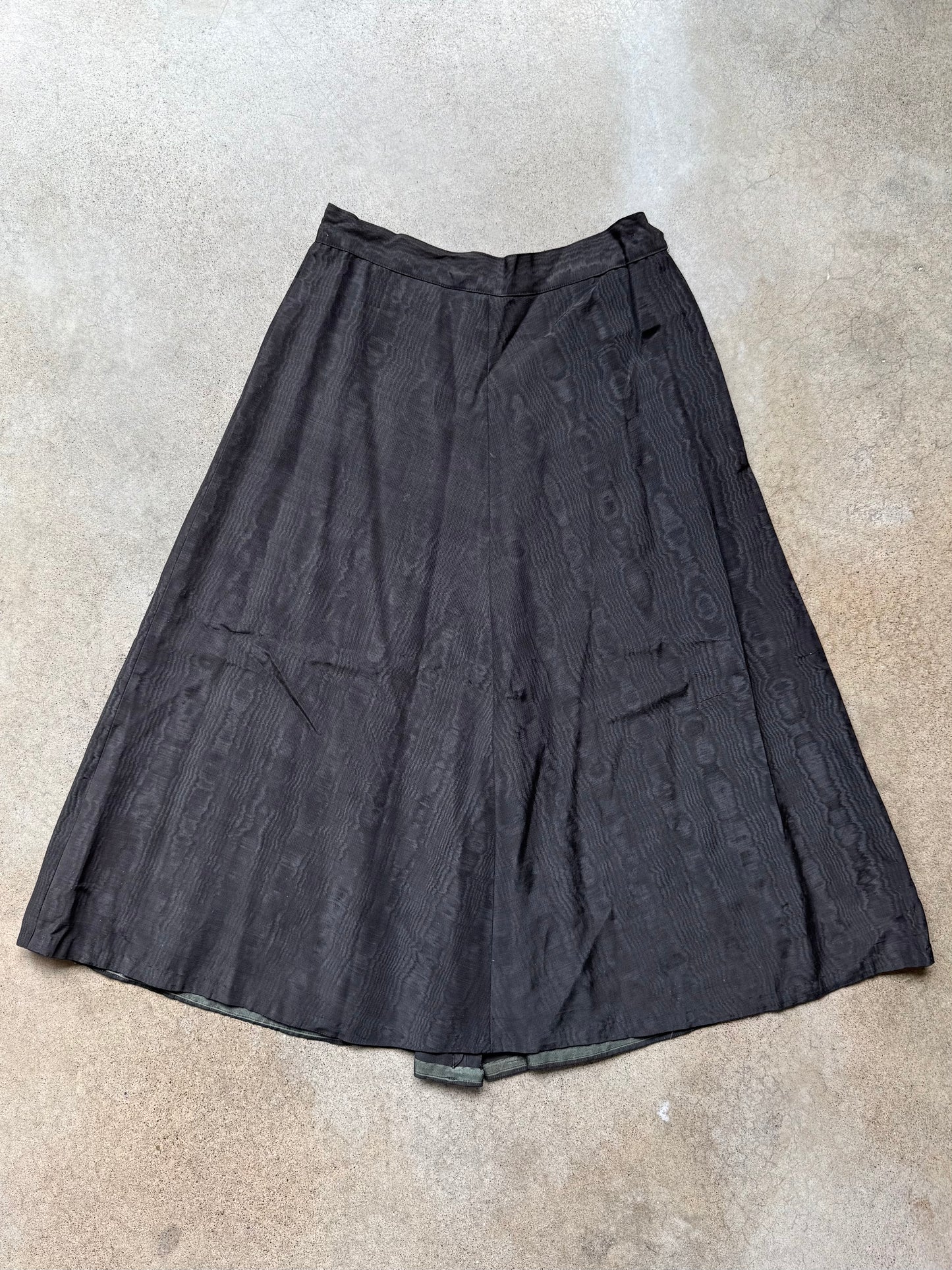 Vintage 1940s Sis Junior Black Moiré Taffeta Scalloped Two-Piece Skirt Set | XS