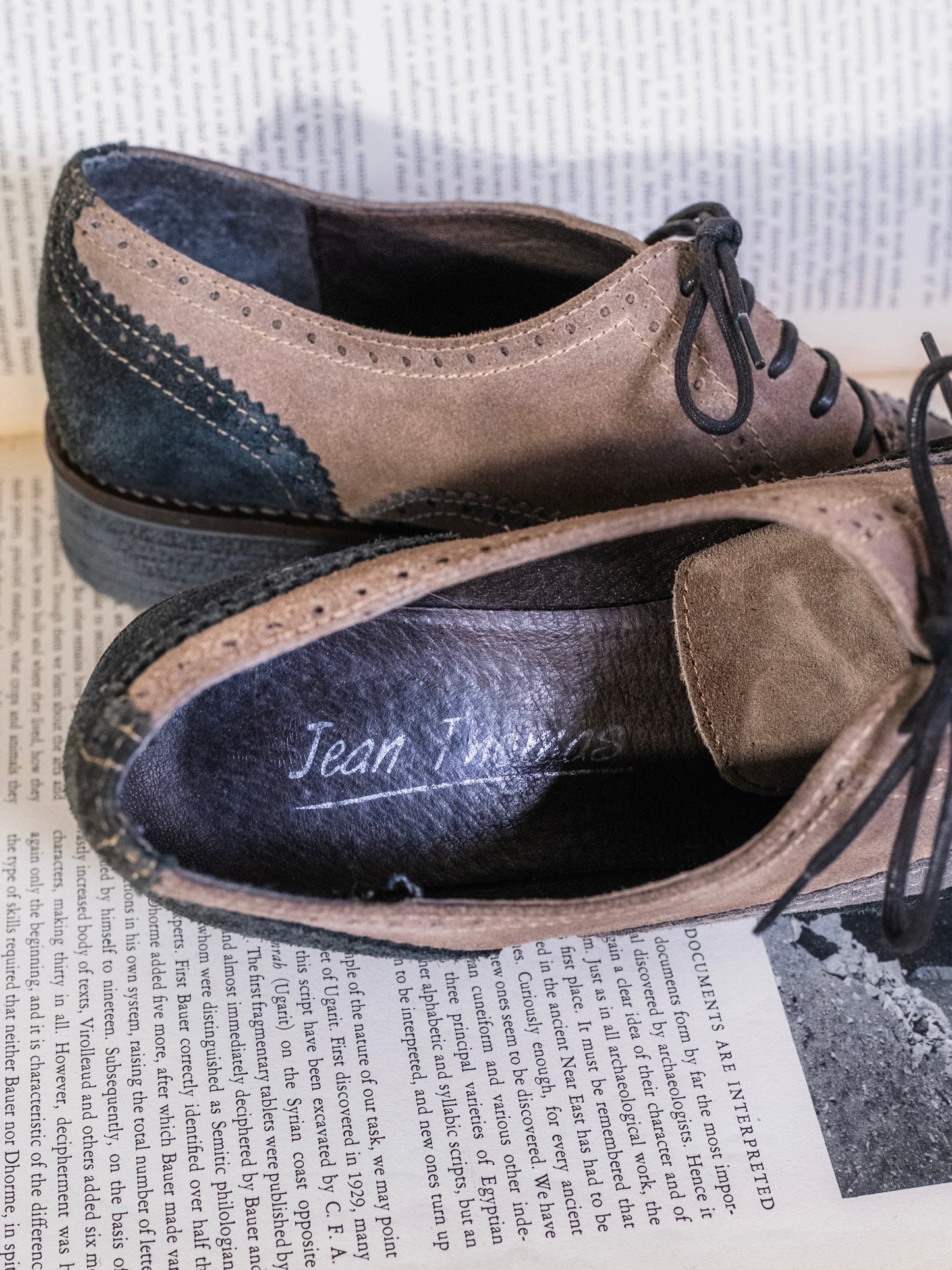 Vintage 1980s Jean Thomas Black & Grey Suede Wingtip Oxford Shoes | 40