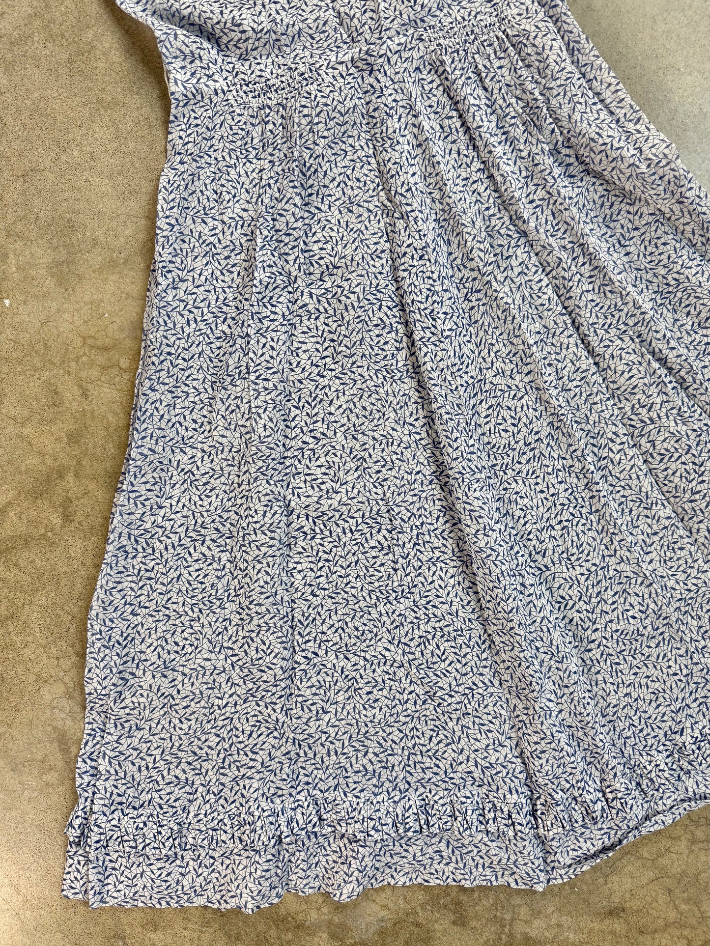 Vintage 1940s White & Blue Leaf Pattern Sheer Ruffle Trim Dress | Small