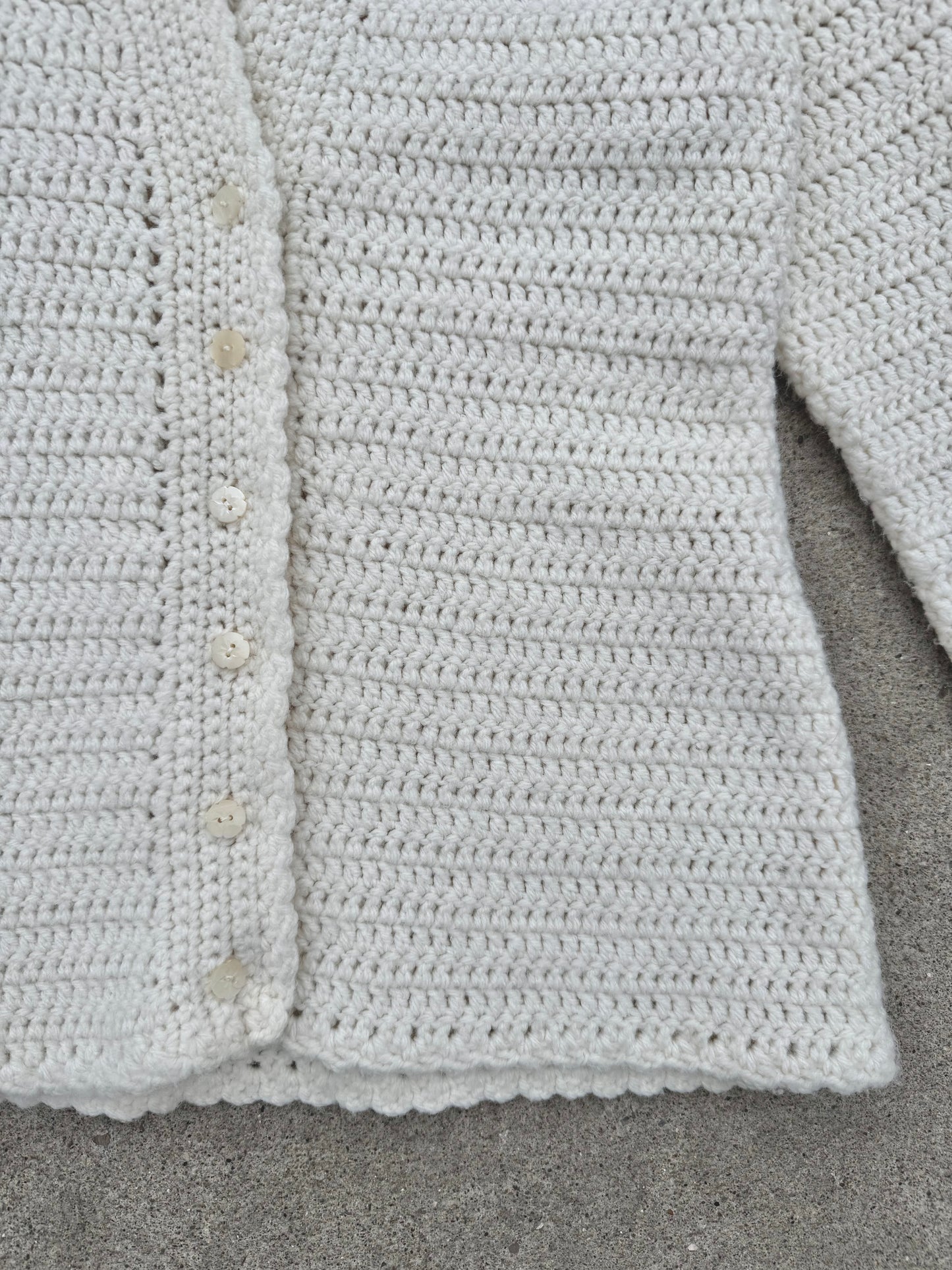 Vintage 1960s Handmade Crochet Ivory Cardigan | XS/S