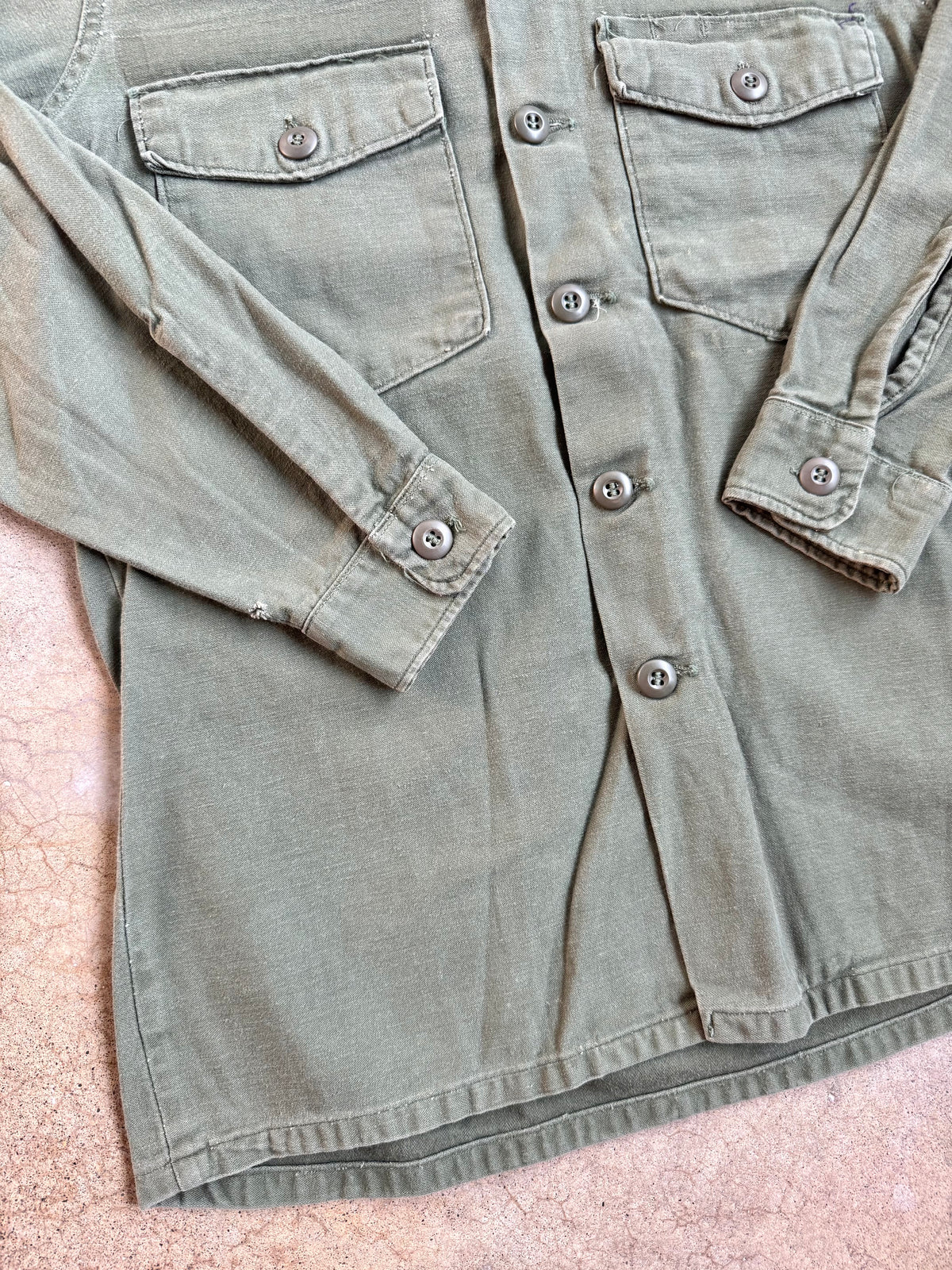 Vintage Vietnam Era Military OG-107 Cotton Sateen Fatigue Shirt | Small