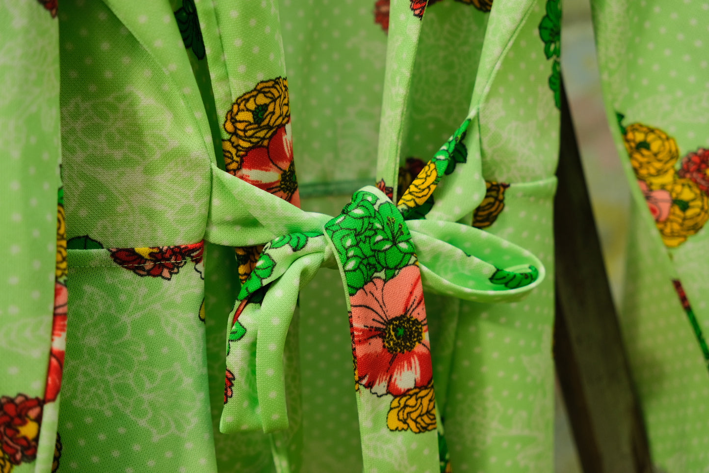 Vintage 1970s Green Floral Tie Waist Polyester Blouse / Jacket