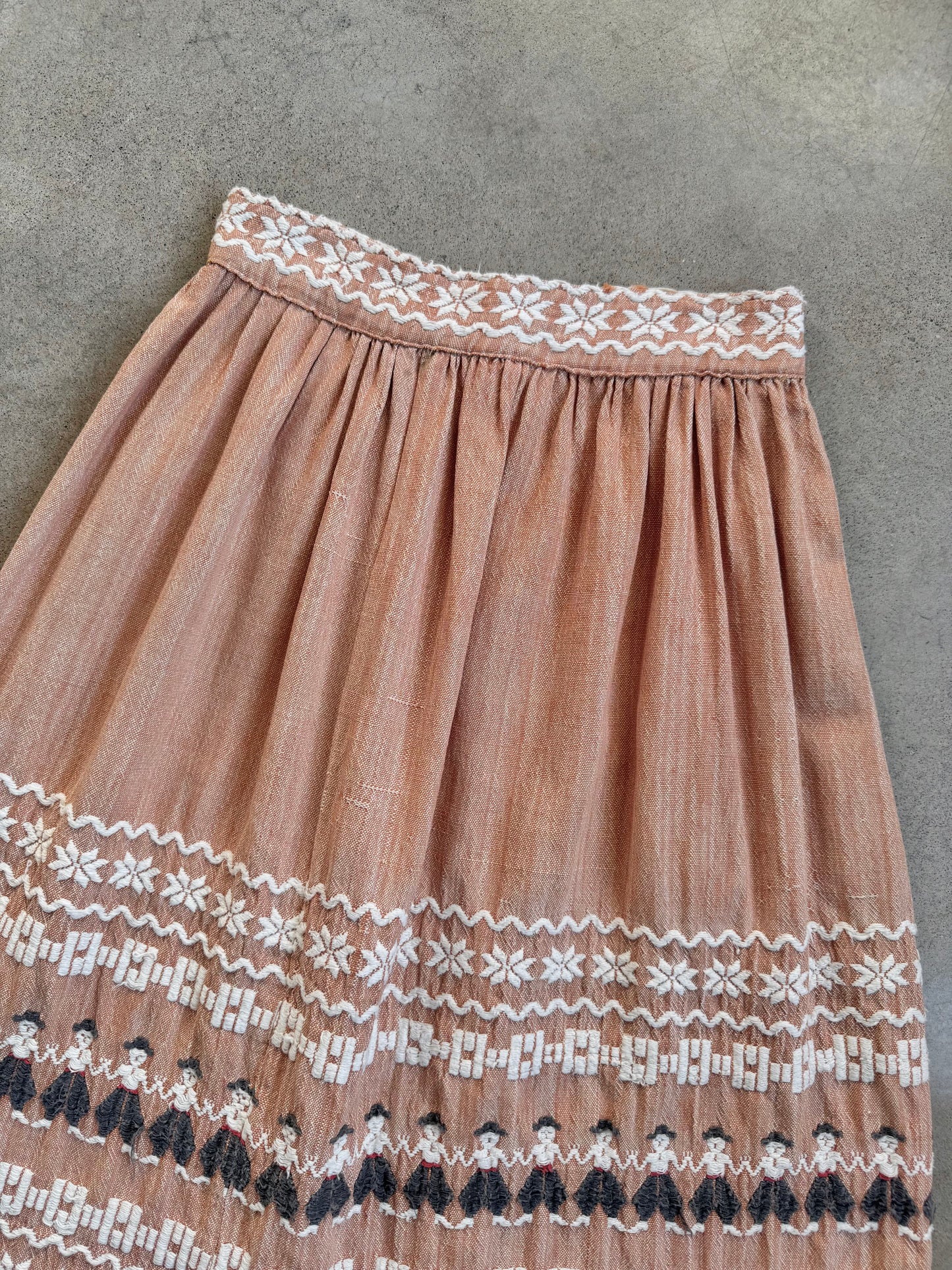 Vintage 1940s Peach Guatemalan Cotton Embroidered Chore Skirt | Waist 28”