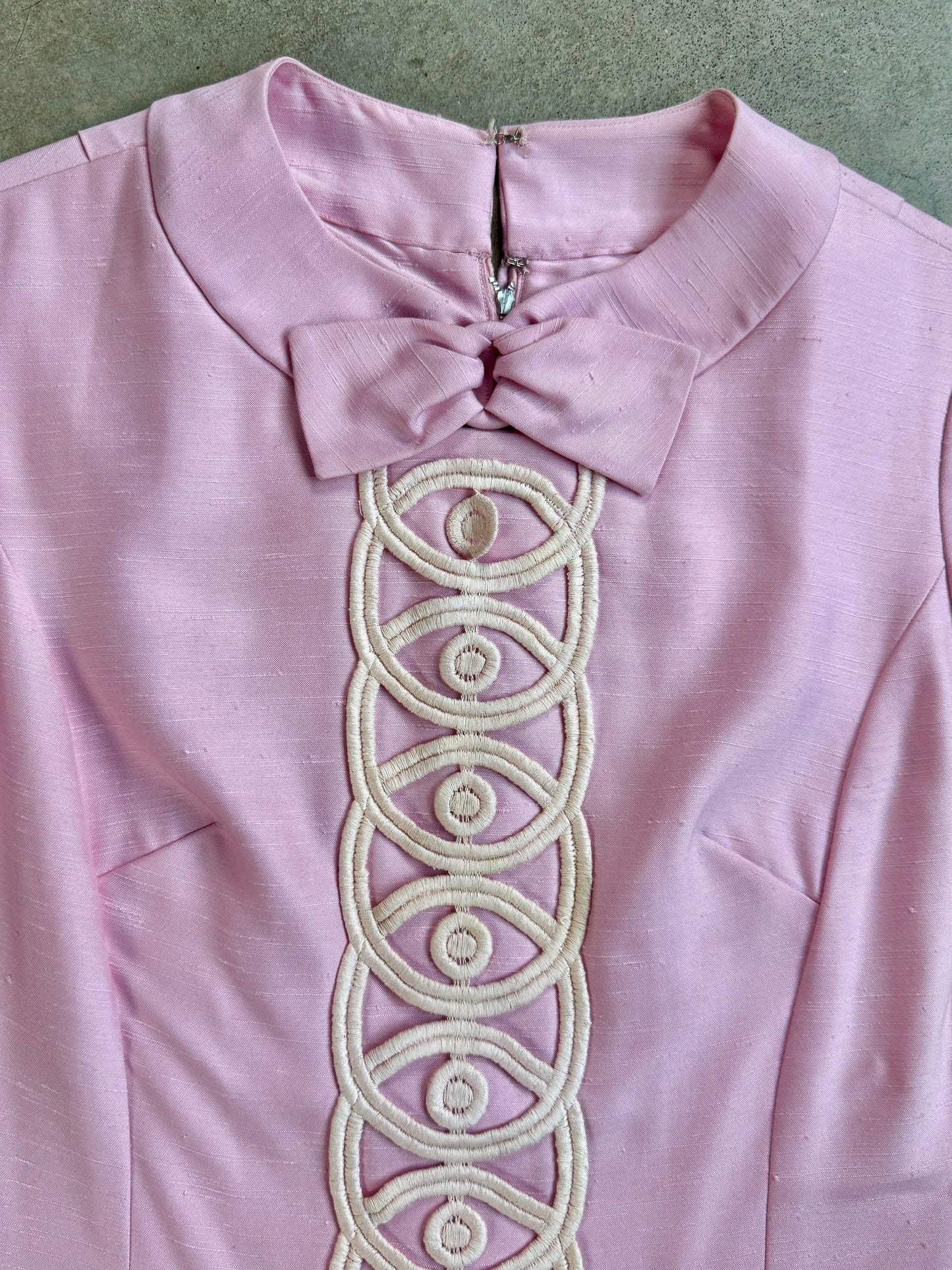 Vintage 1960s Mod Pink Embellished Short Sleeve Dress | Medium