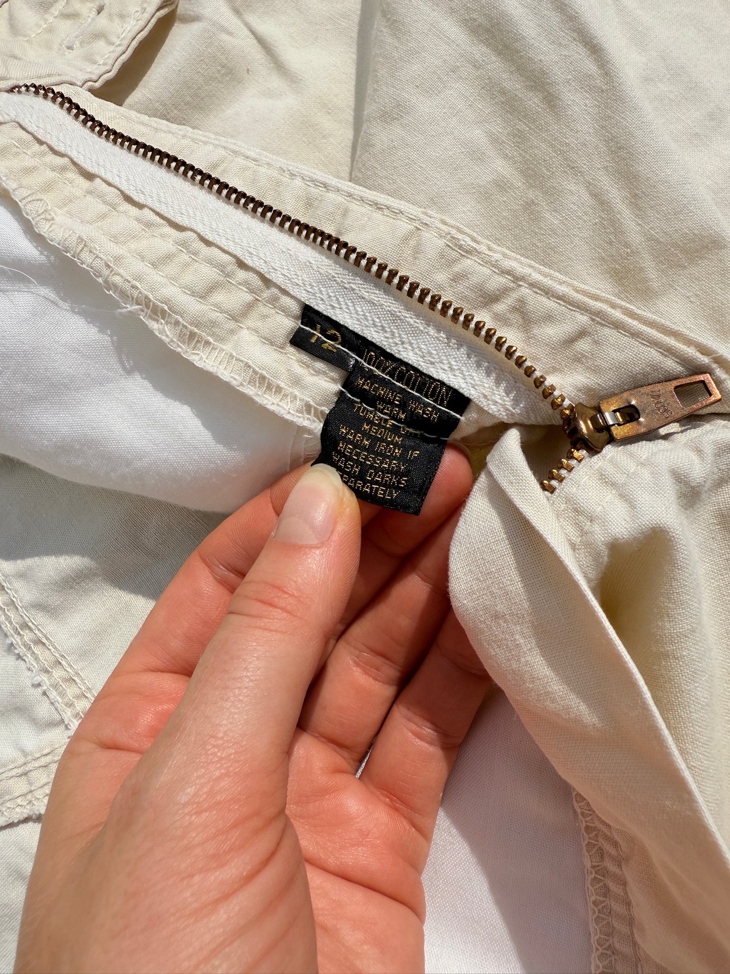 Vintage 1990s Liz Claiborne Cream High-Waist Pleated Cotton Shorts | Waist 28”