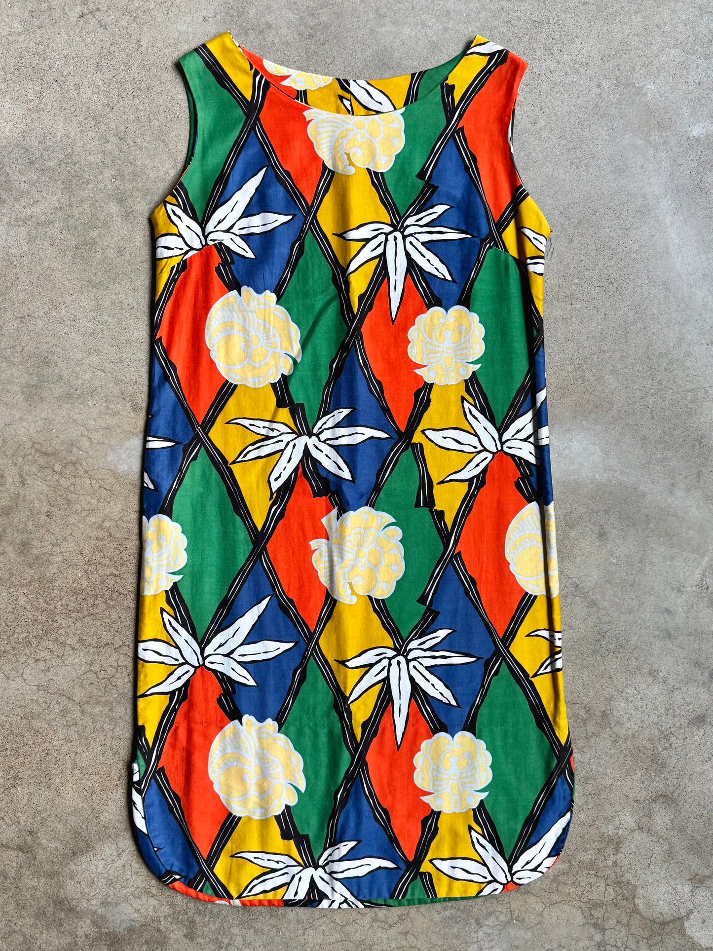 Vintage 1960s Hale Aloha Custom-Made Bright Hawaiian Shift Dress | S/M