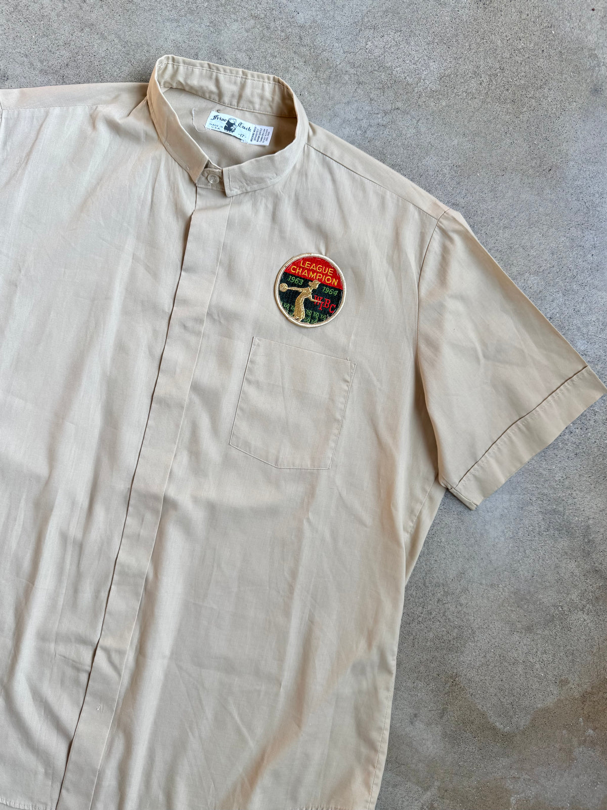 Vintage 1960s Friar Tuck Tan Short Sleeve Shirt w/ WIBC Bowling League Champ Patch | XL