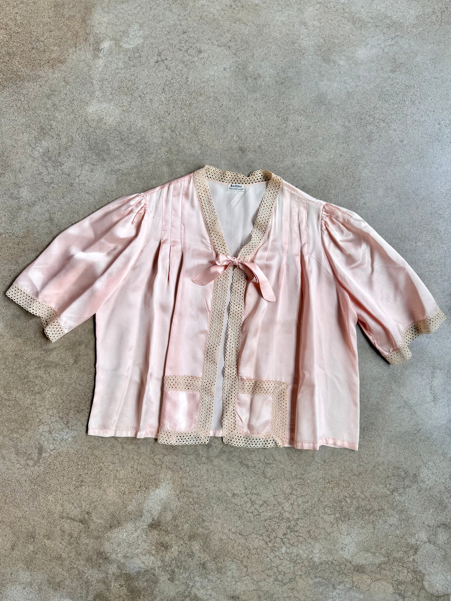 Vintage 1930s Rollins Pale Pink Satin Lace Trim Bed Jacket | Medium