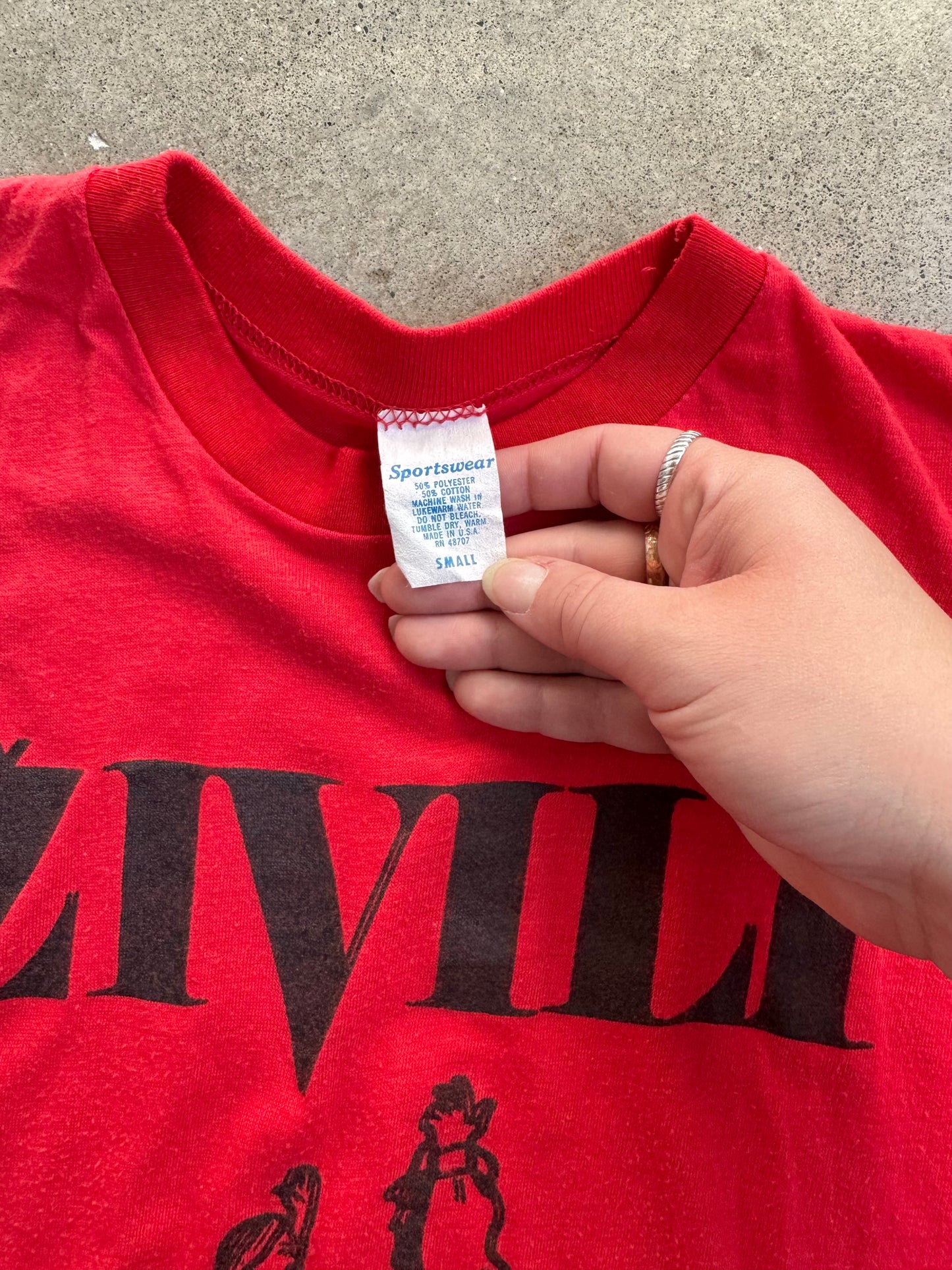 Vintage 1980s "Zivili" Croatian Toast to Life Red Graphic Tee | Small