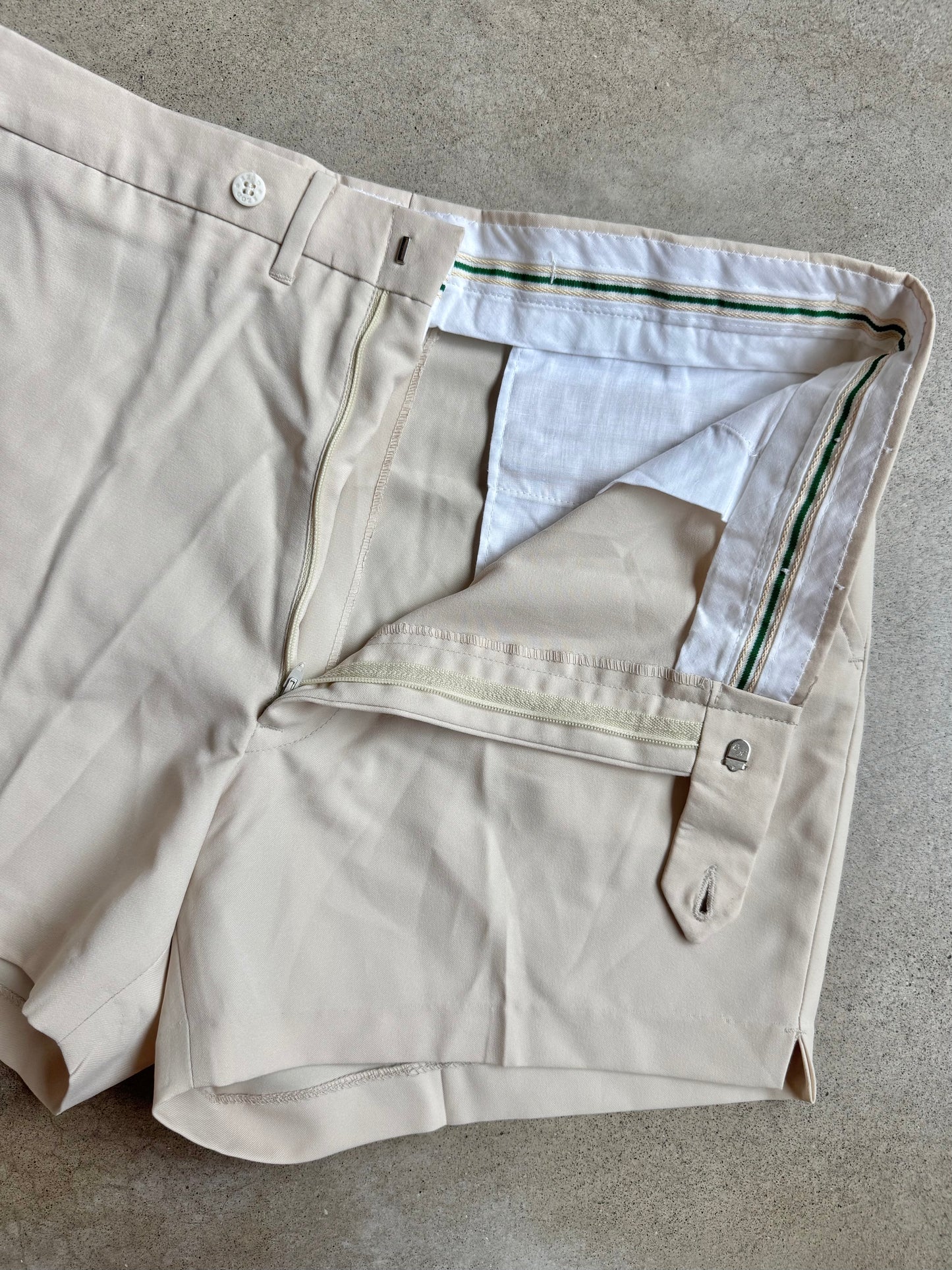Vintage 1970s/80s Izod Lacoste Beige Athletic Tennis Shorts | L/XL
