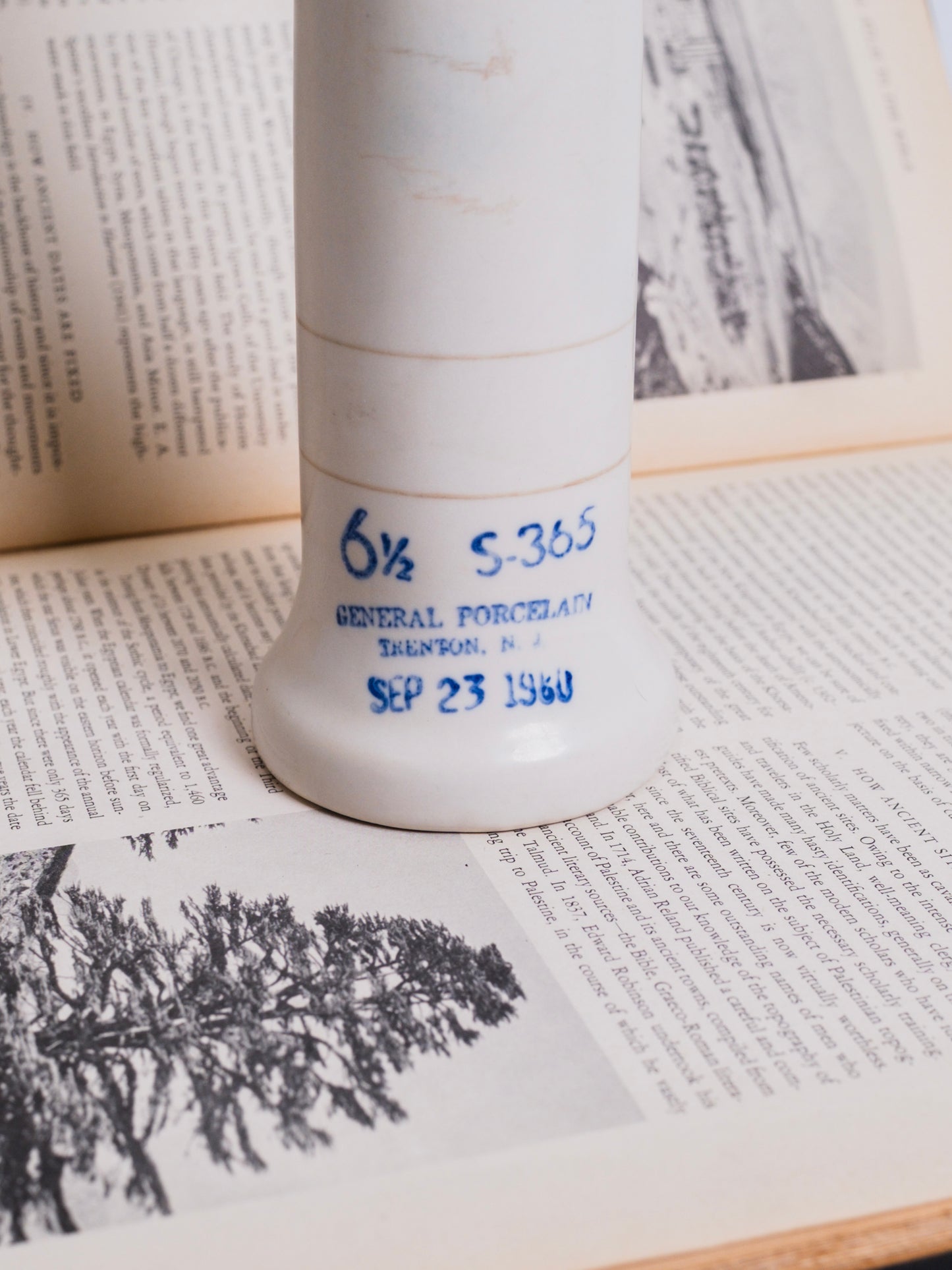 Vintage 1950s Porcelain Left Hand Glove Mold