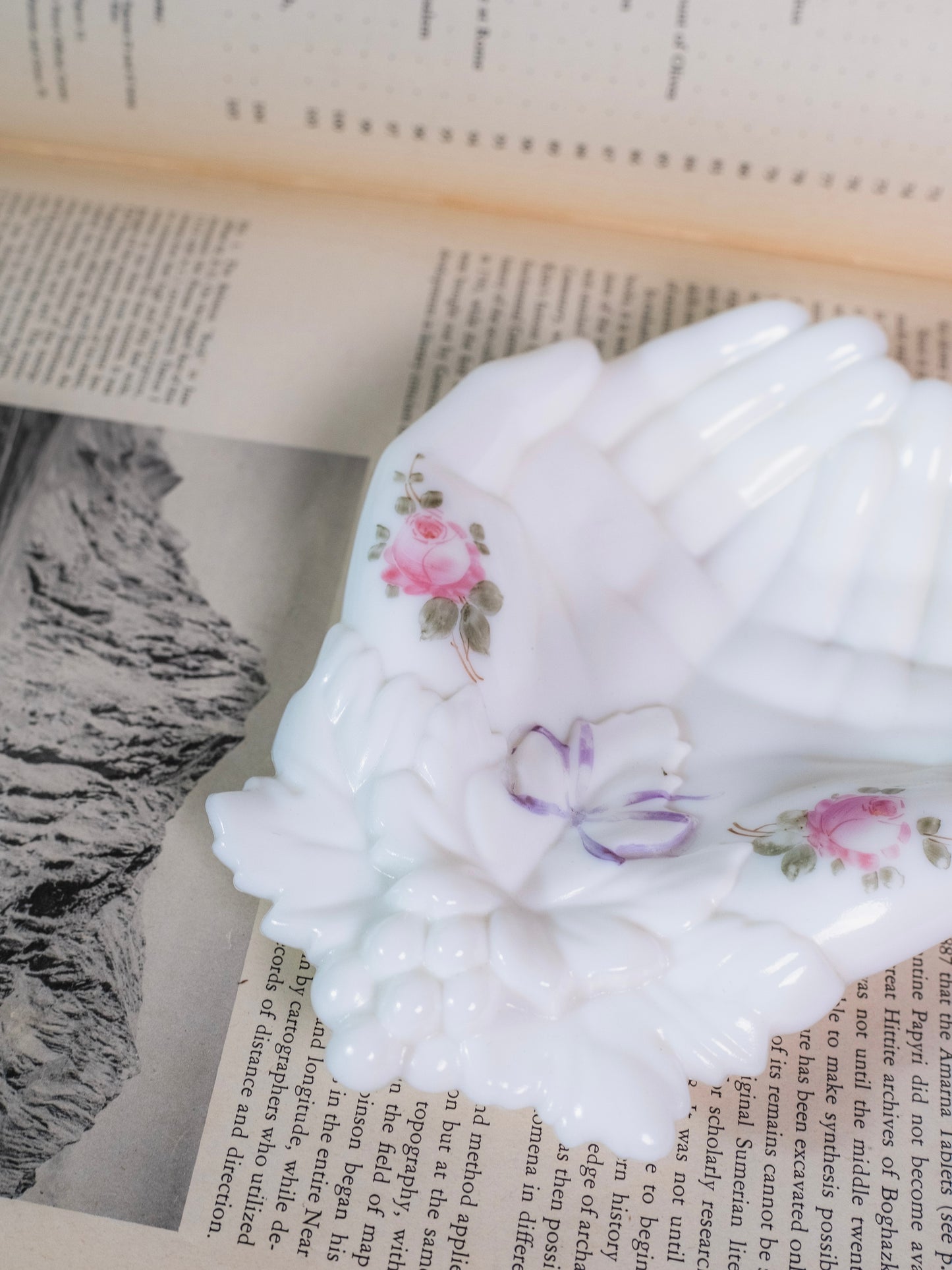 Vintage 1970s Westmoreland Hand-Painted Milk Glass Cupping Hands Trinket Dish