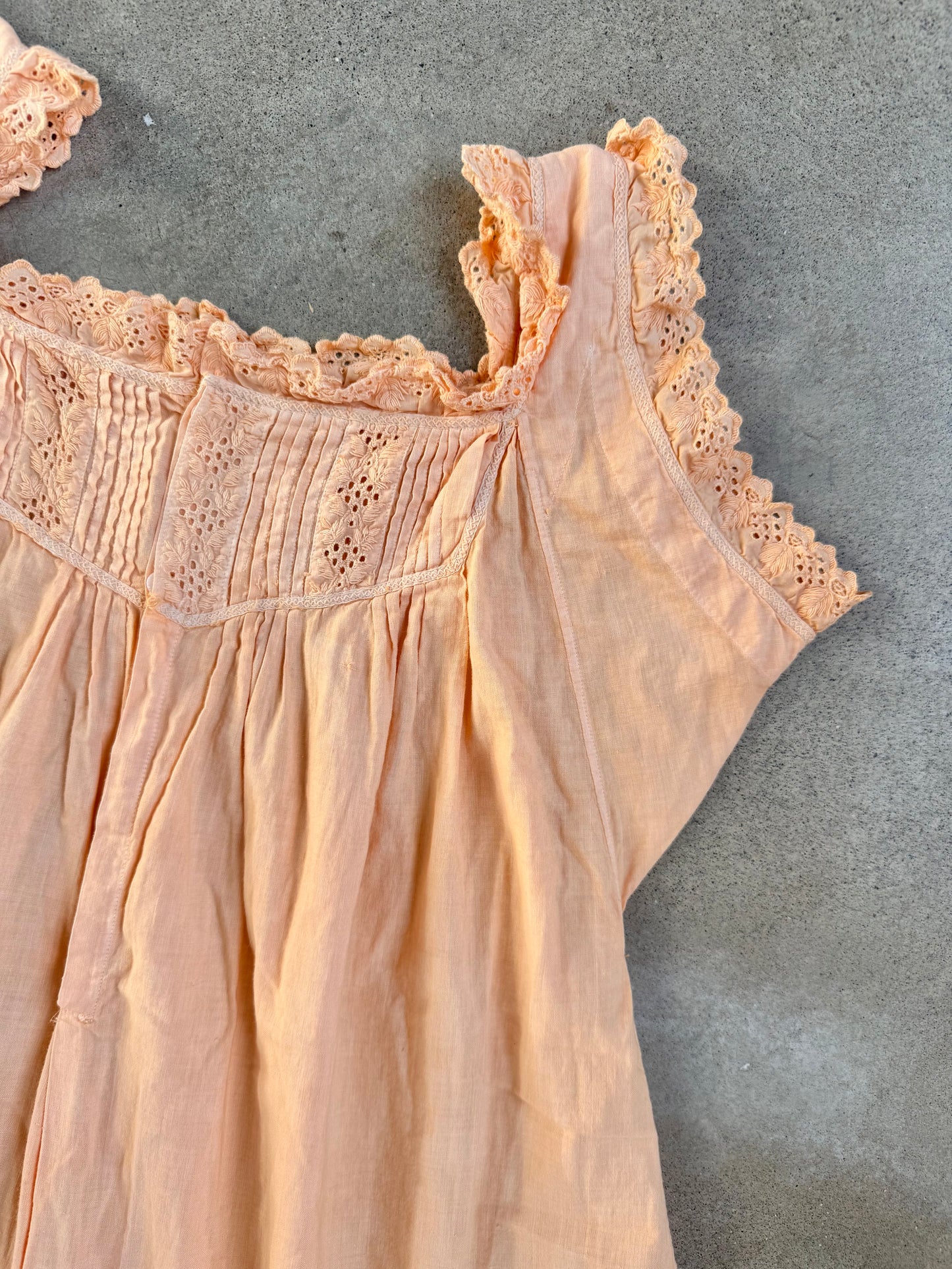 Vintage 1980s Peach Cap Sleeve Eyelet Trim Babydoll Dress | S/M