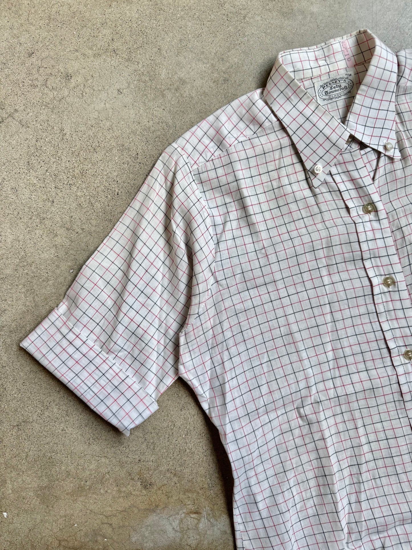 Vintage 1950s/60s Penney's Lady Towncraft Black & Red Check Short Sleeve Shirt | Large