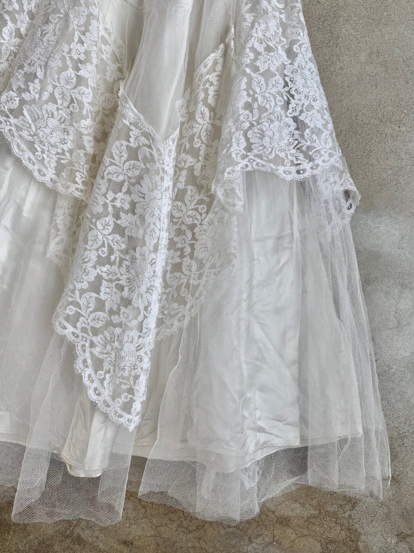 Vintage 1950s Handmade White Lace Tea-Length Tulle Skirt Wedding Gown | XS