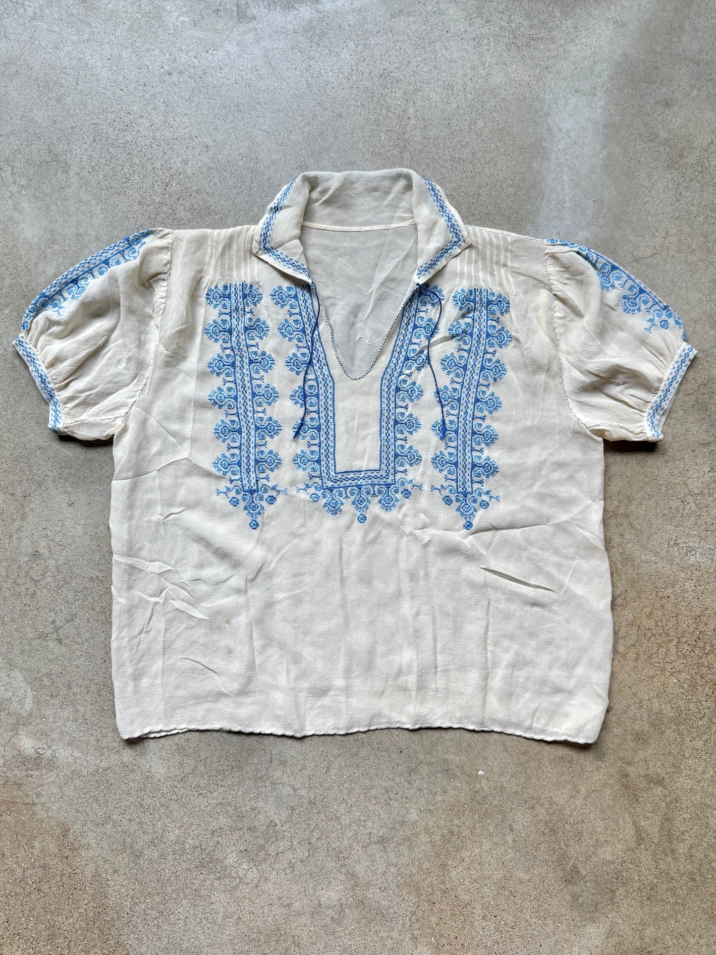 Vintage Hungarian Folk Embroidered Short Sleeve Peasant Blouse | Medium