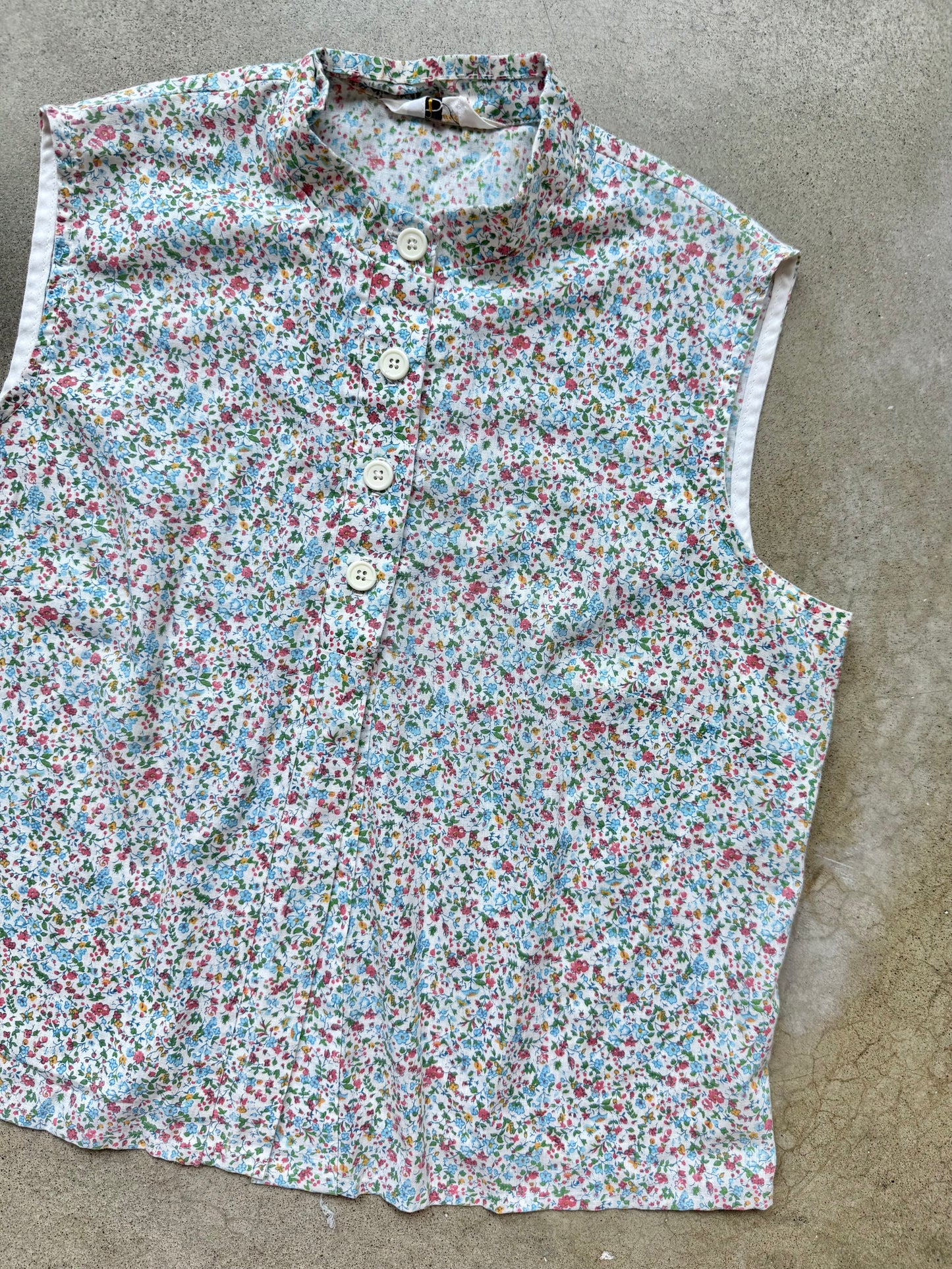 Vintage 1960s Seaton Hall Ditsy Floral Sleeveless Blouse | Medium