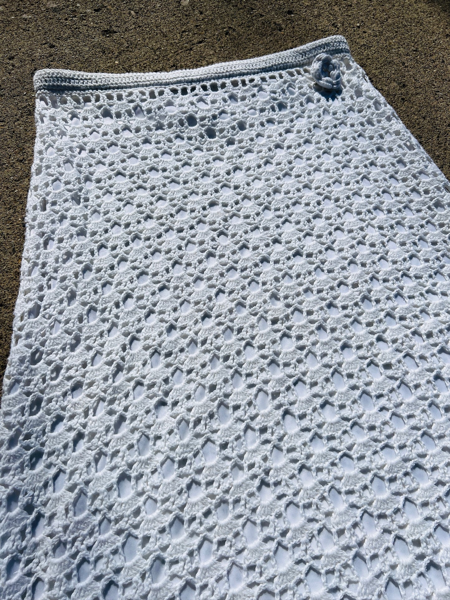 Vintage 1990s/Y2K White Crochet A-Line Midi Skirt | Medium