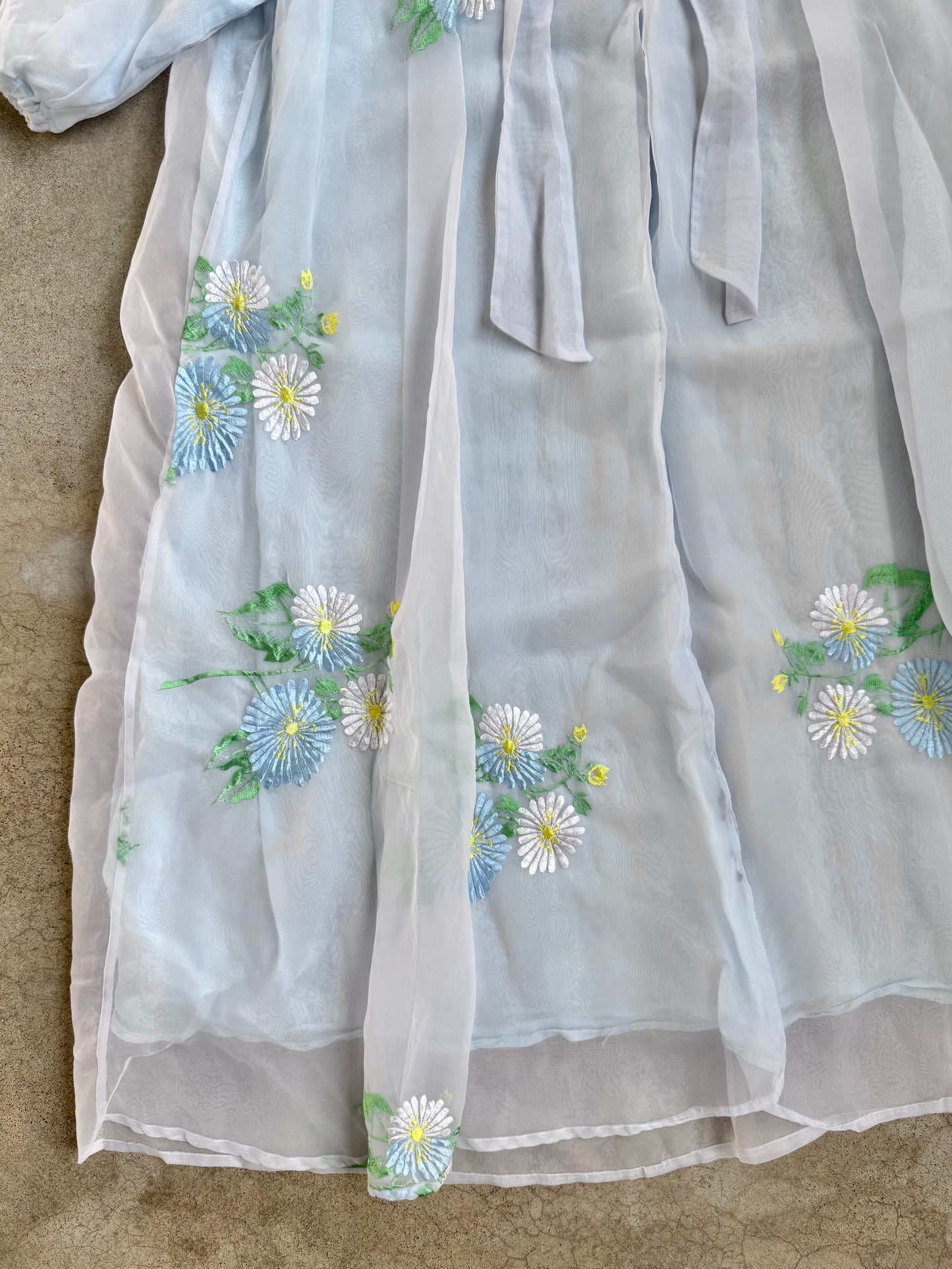 Vintage 1940s Shrewsbury Blue Floral Embroidered Puff Sleeve House Coat | Large