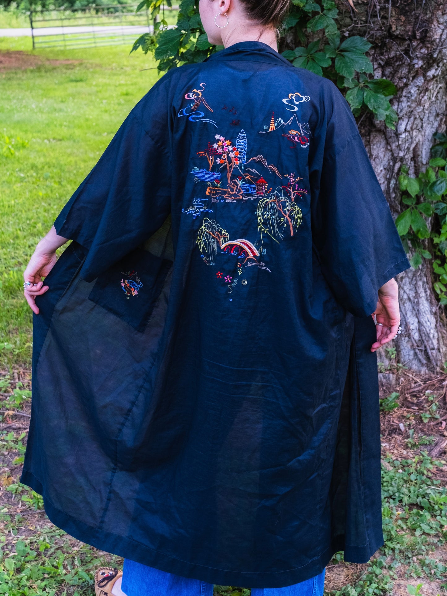 Vintage 1970s Black Hand-Embroidered Asian Landscape Kimono Robe | Medium