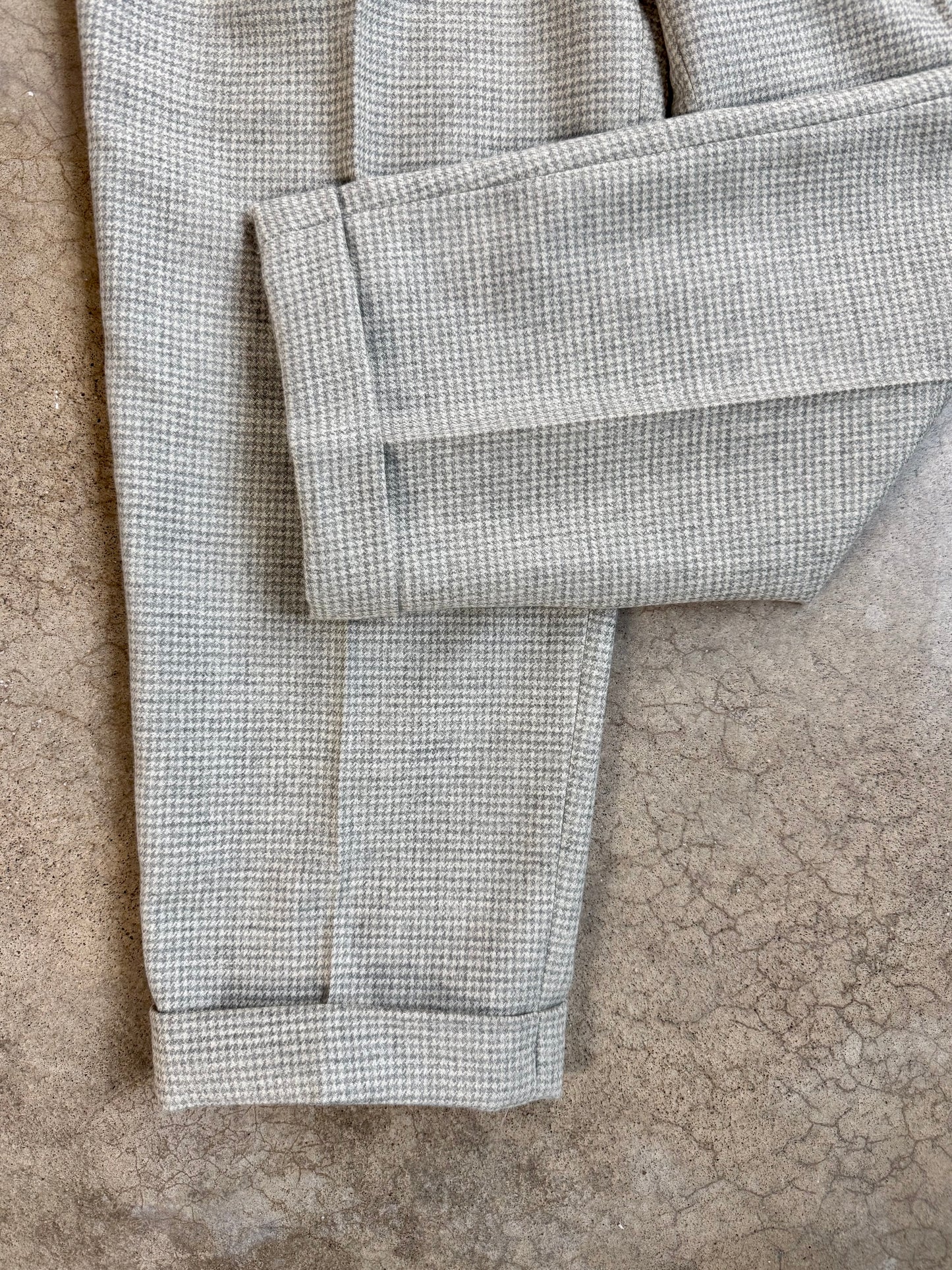Vintage 1990s Lauren Ralph Lauren Grey Houndstooth Wool Pleated Trousers | Waist 27”